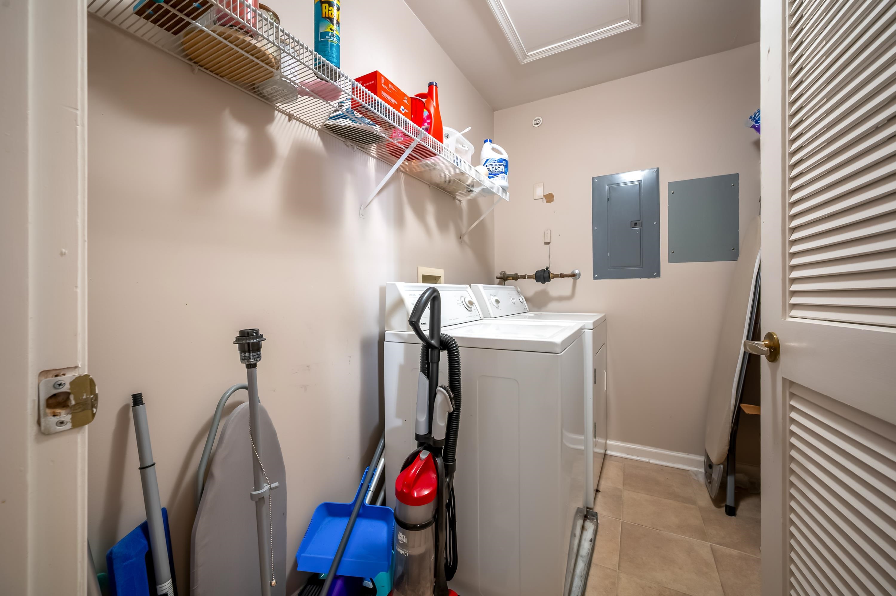 215 S KNOLLWOOD Drive 4304