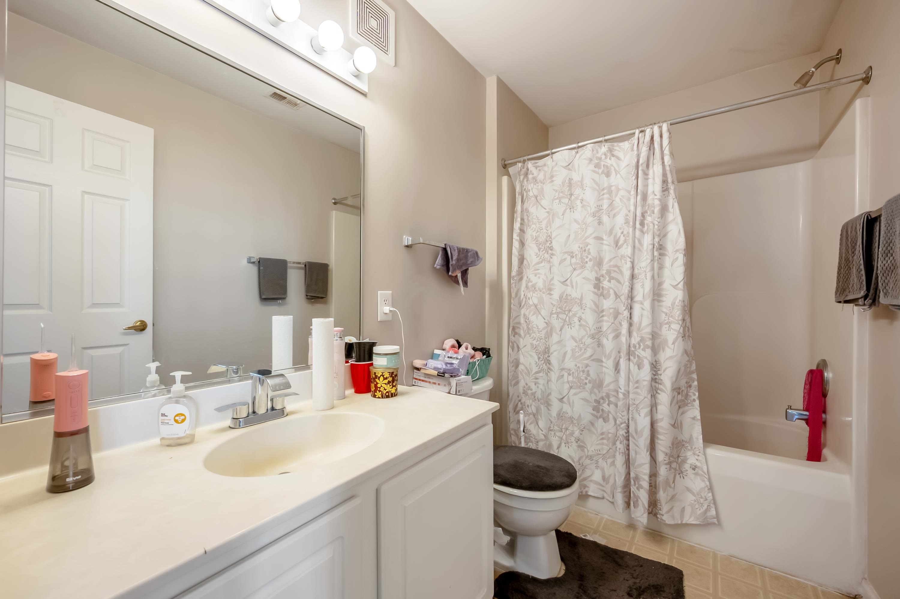 215 S KNOLLWOOD Drive 4304