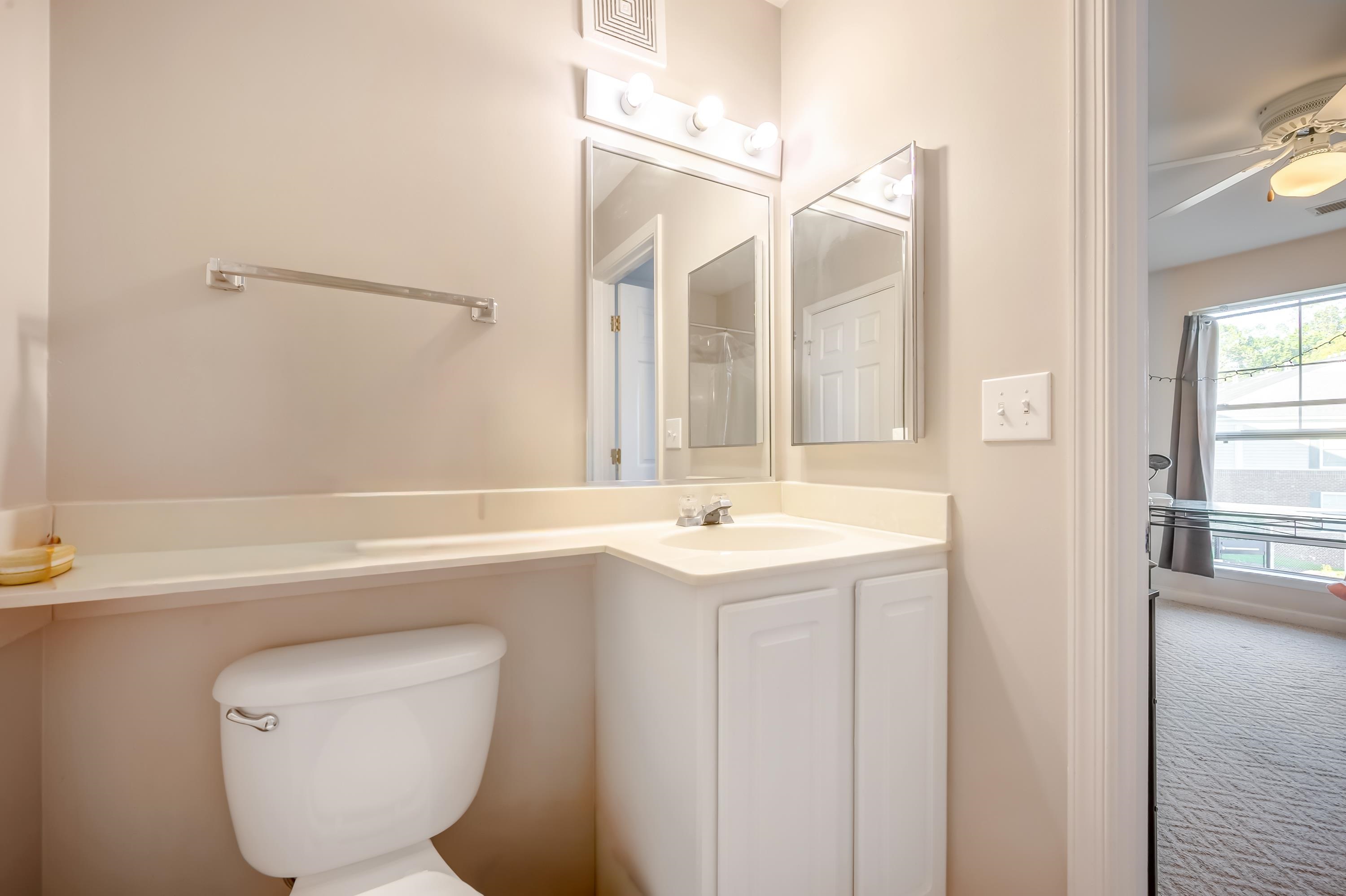 215 S KNOLLWOOD Drive 4304