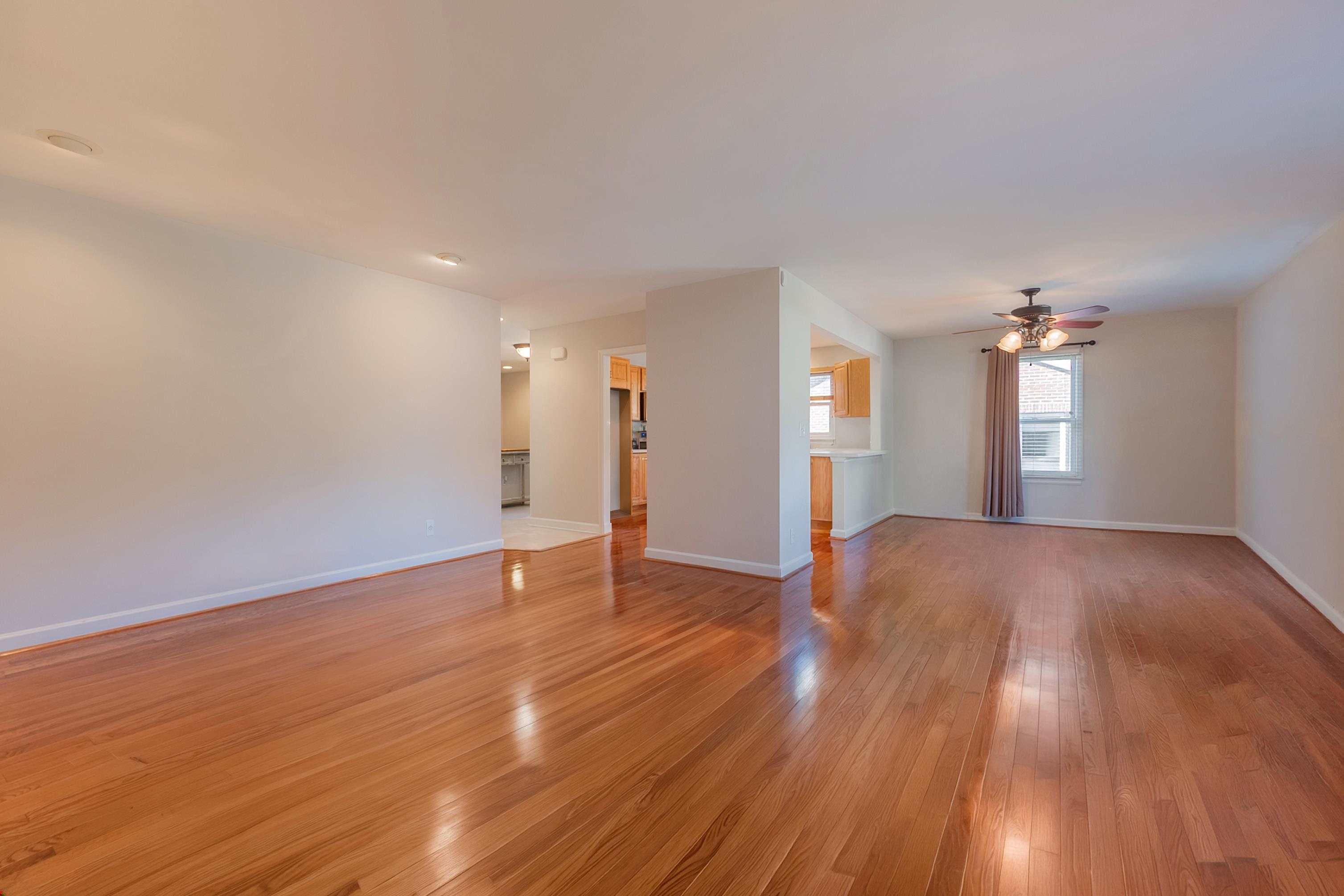 1005 Edwards Lane