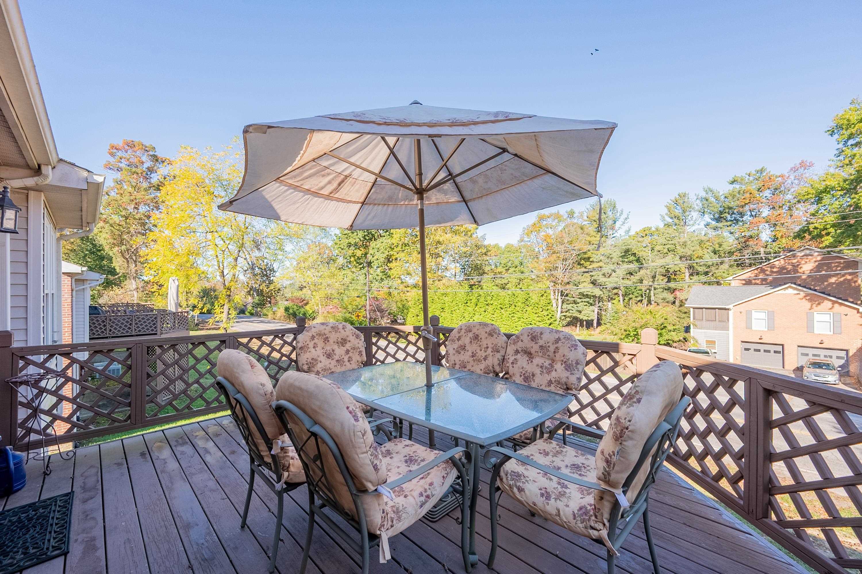 1005 Edwards Lane