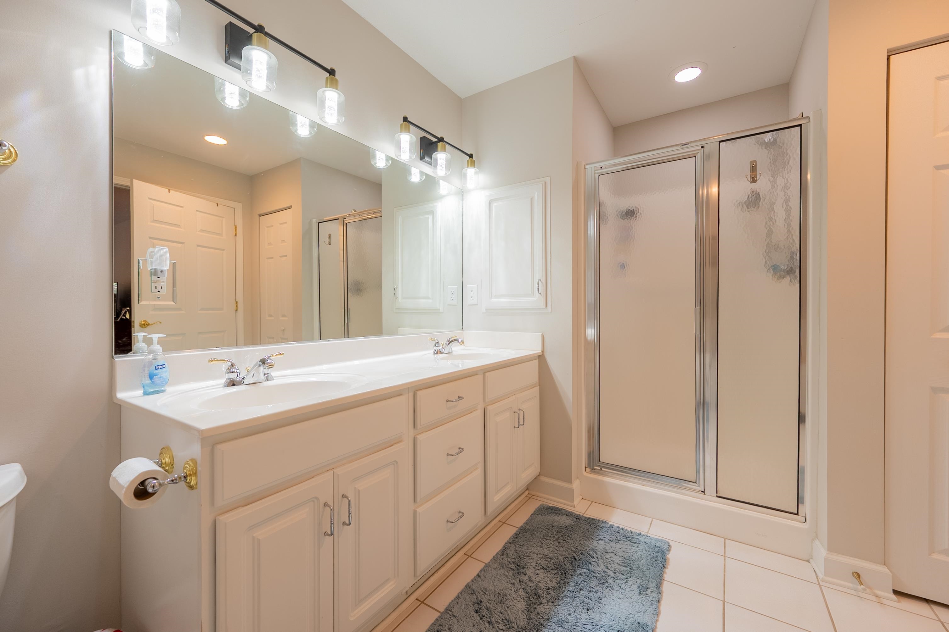 1005 Edwards Lane