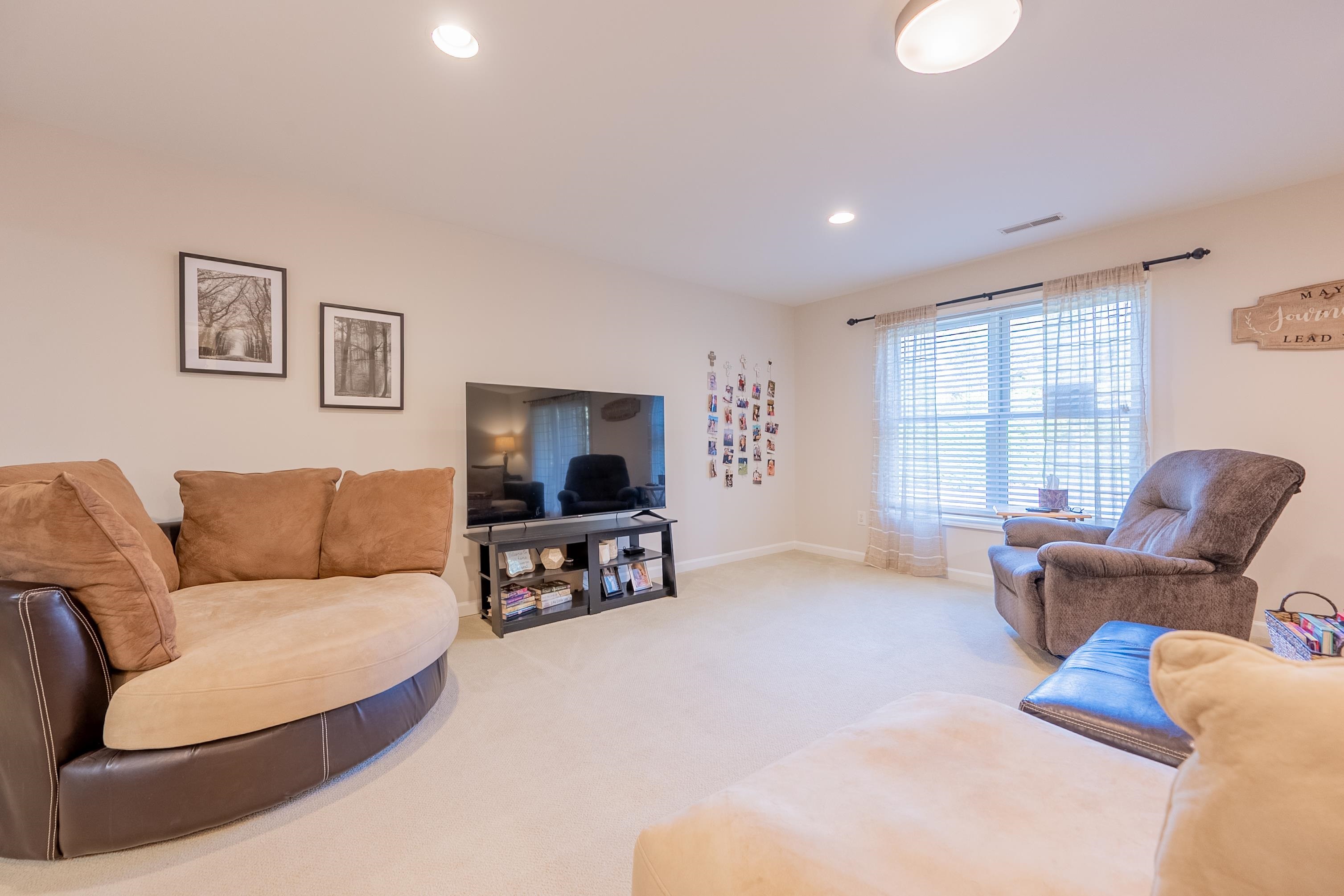 1005 Edwards Lane