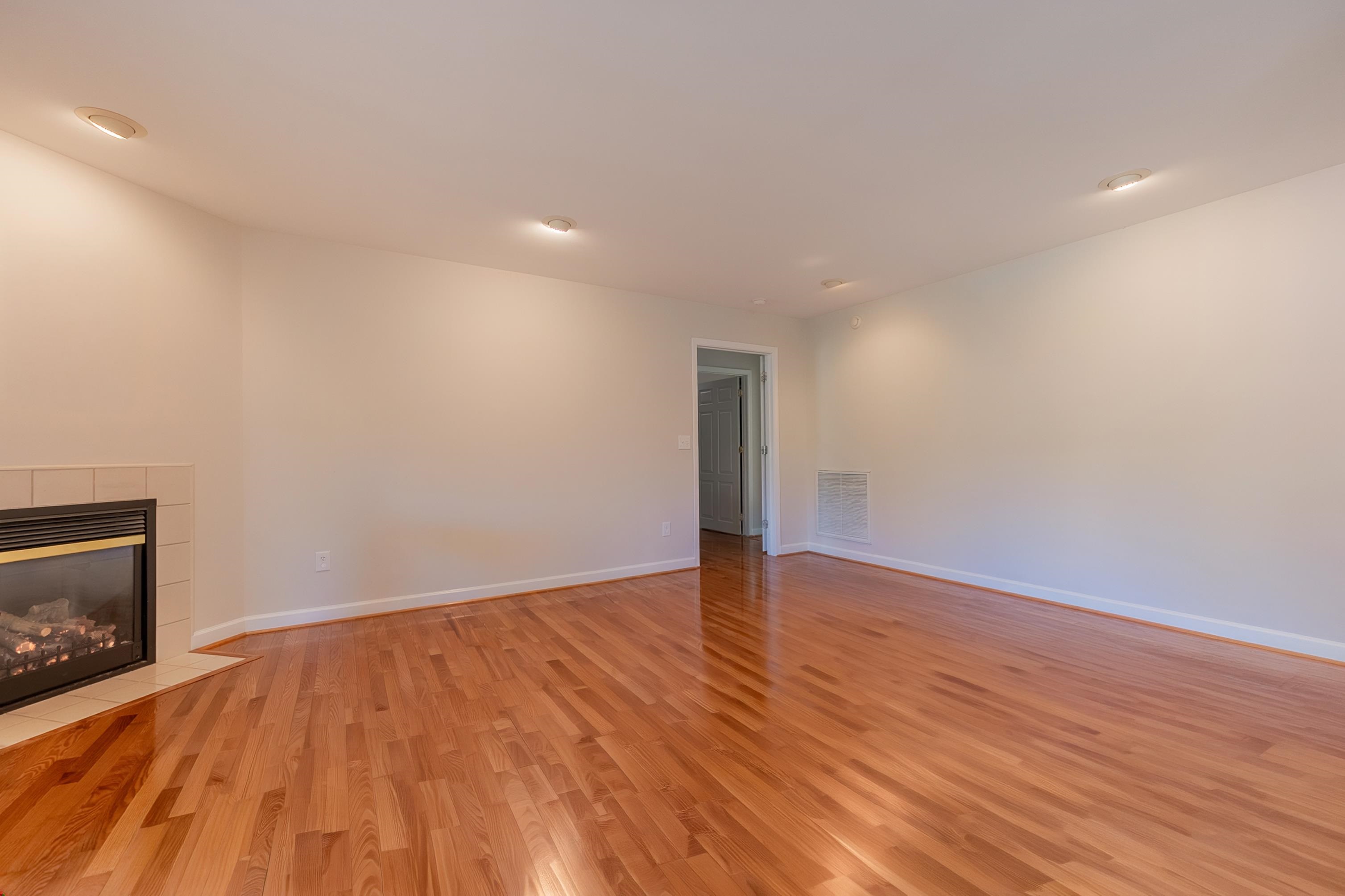 1005 Edwards Lane