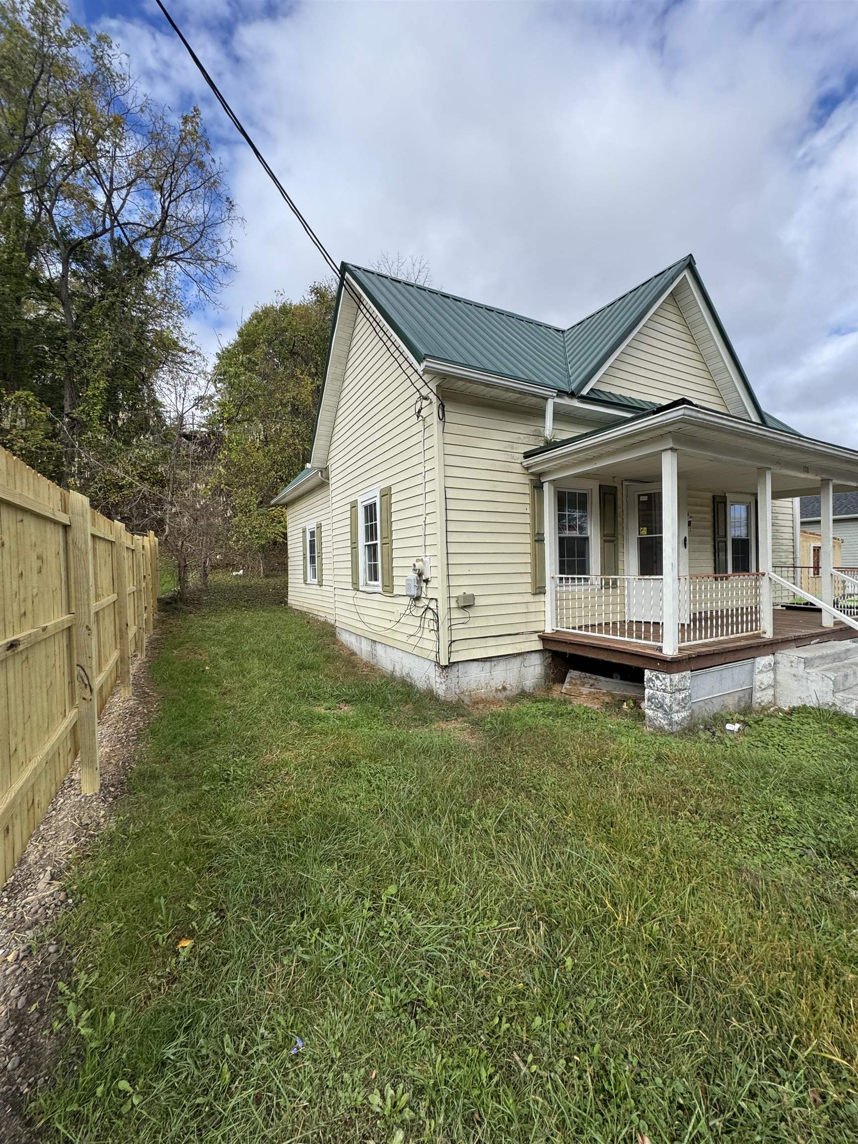 128 PIERCE Avenue