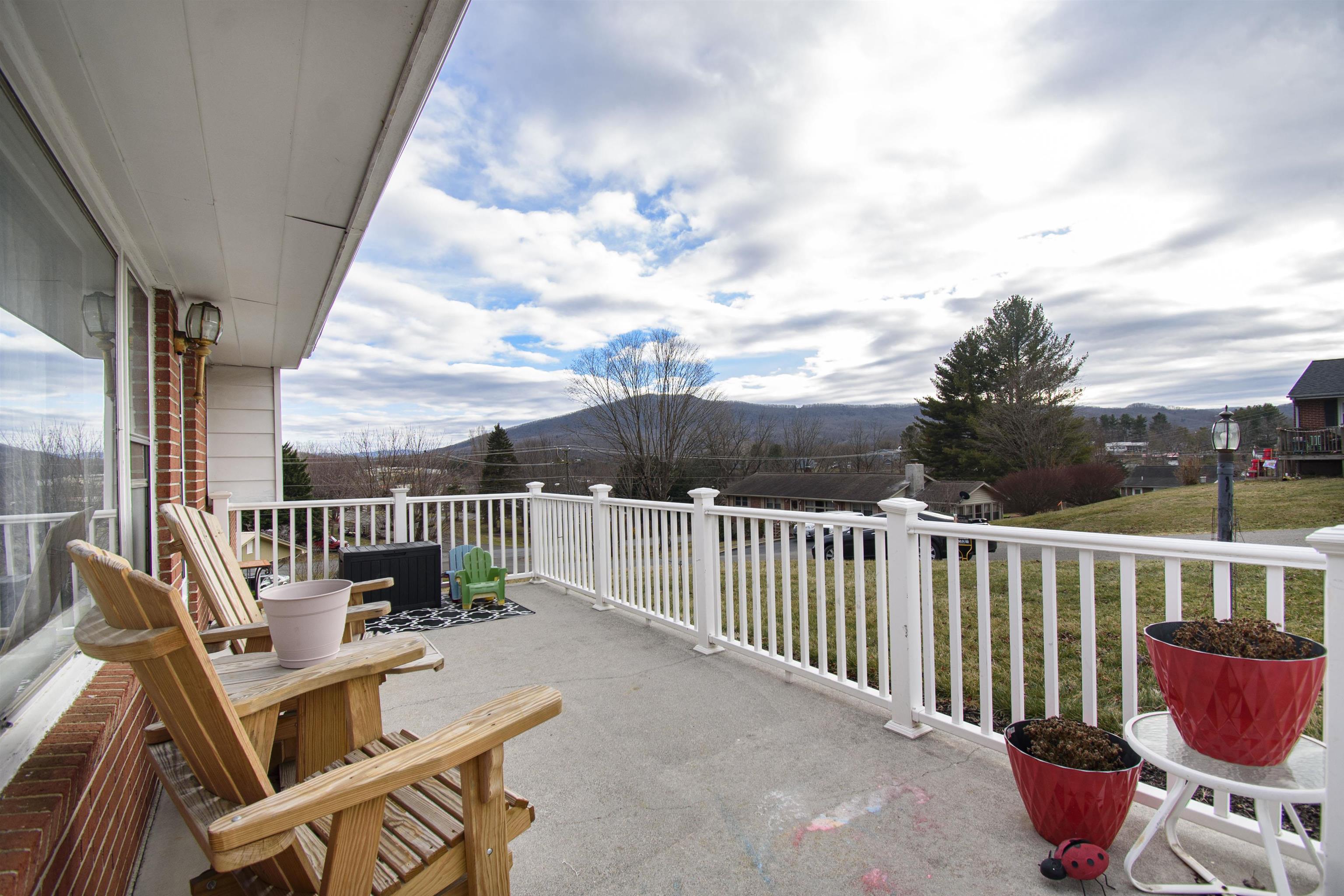 1713 Monte Vista Drive