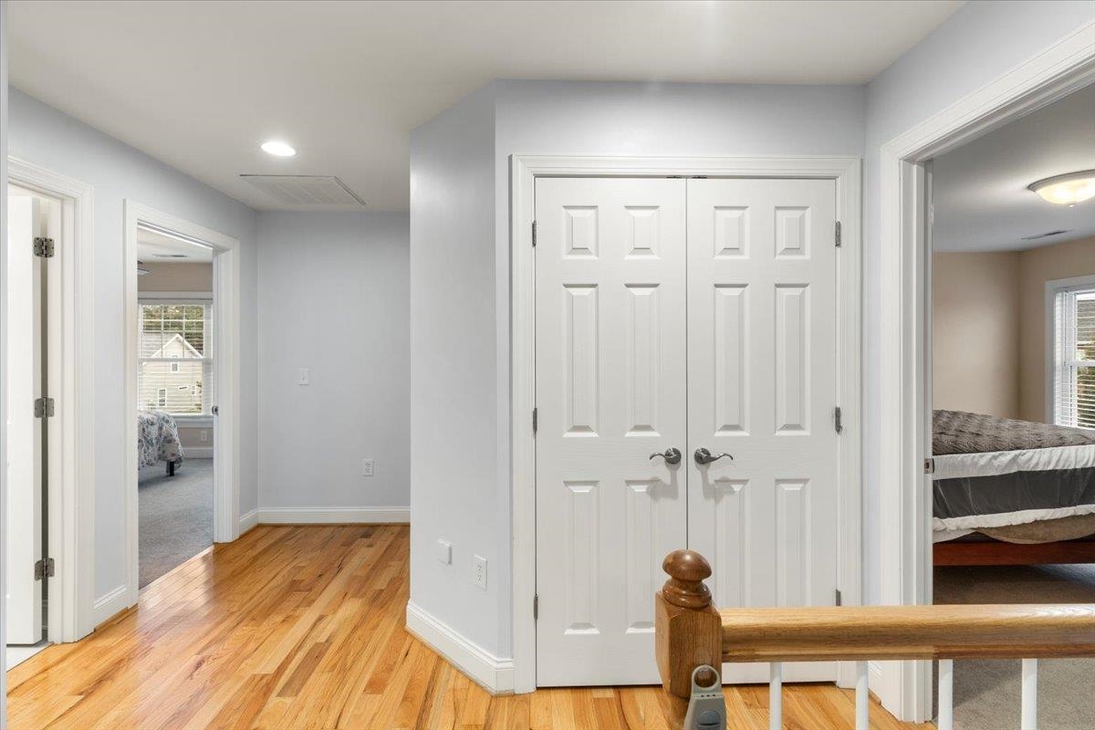 300 ROUDABUSH Drive NW