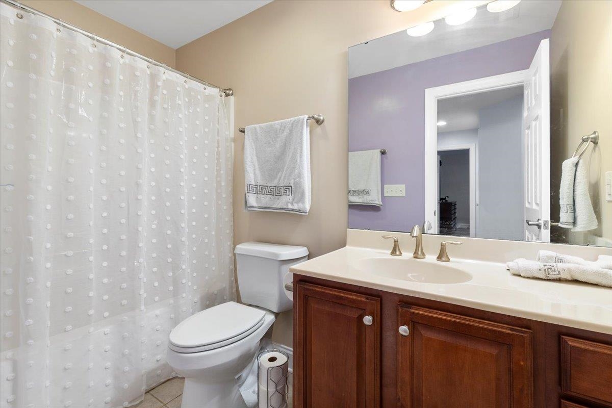 300 ROUDABUSH Drive NW