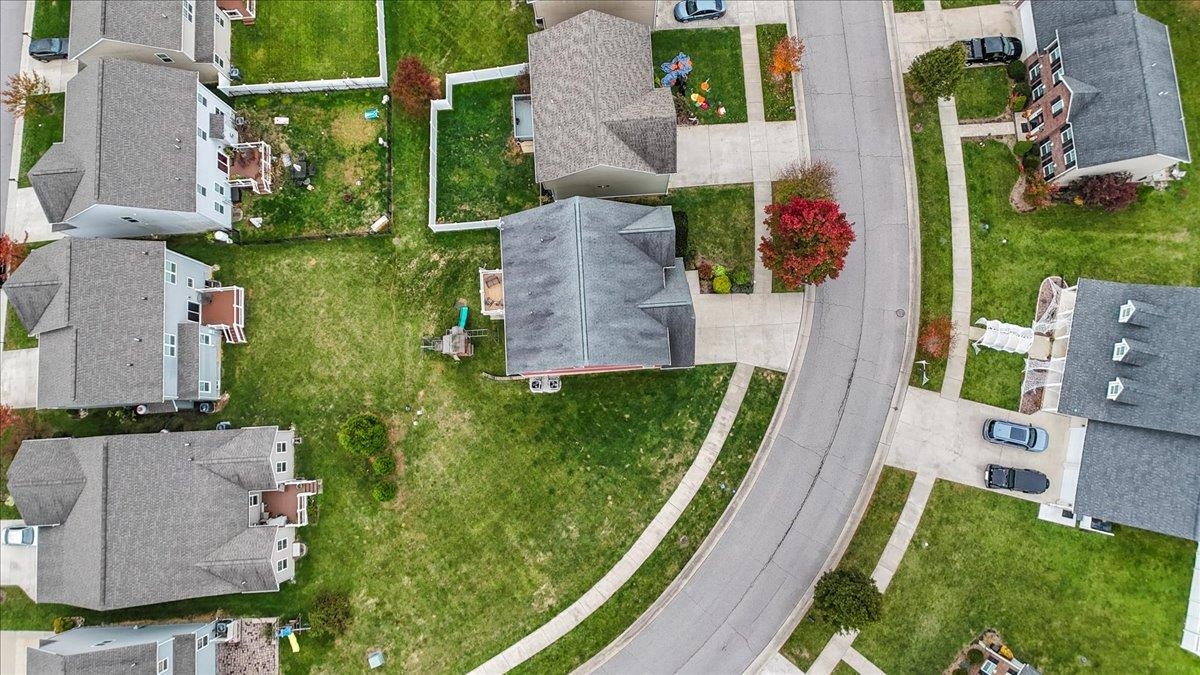 300 ROUDABUSH Drive NW