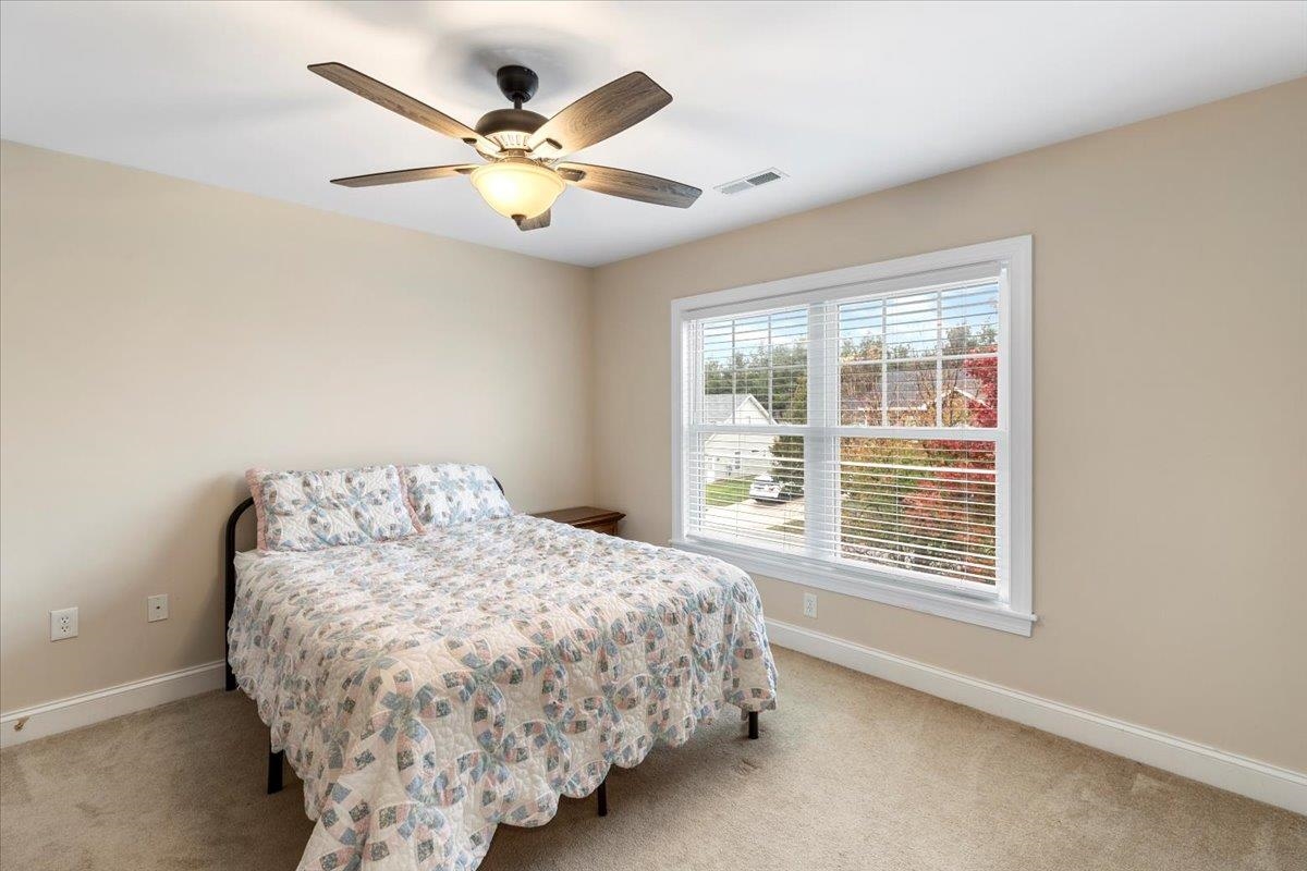 300 ROUDABUSH Drive NW