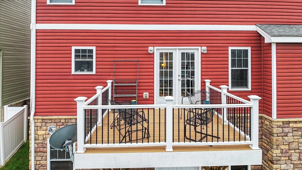 300 ROUDABUSH Drive NW