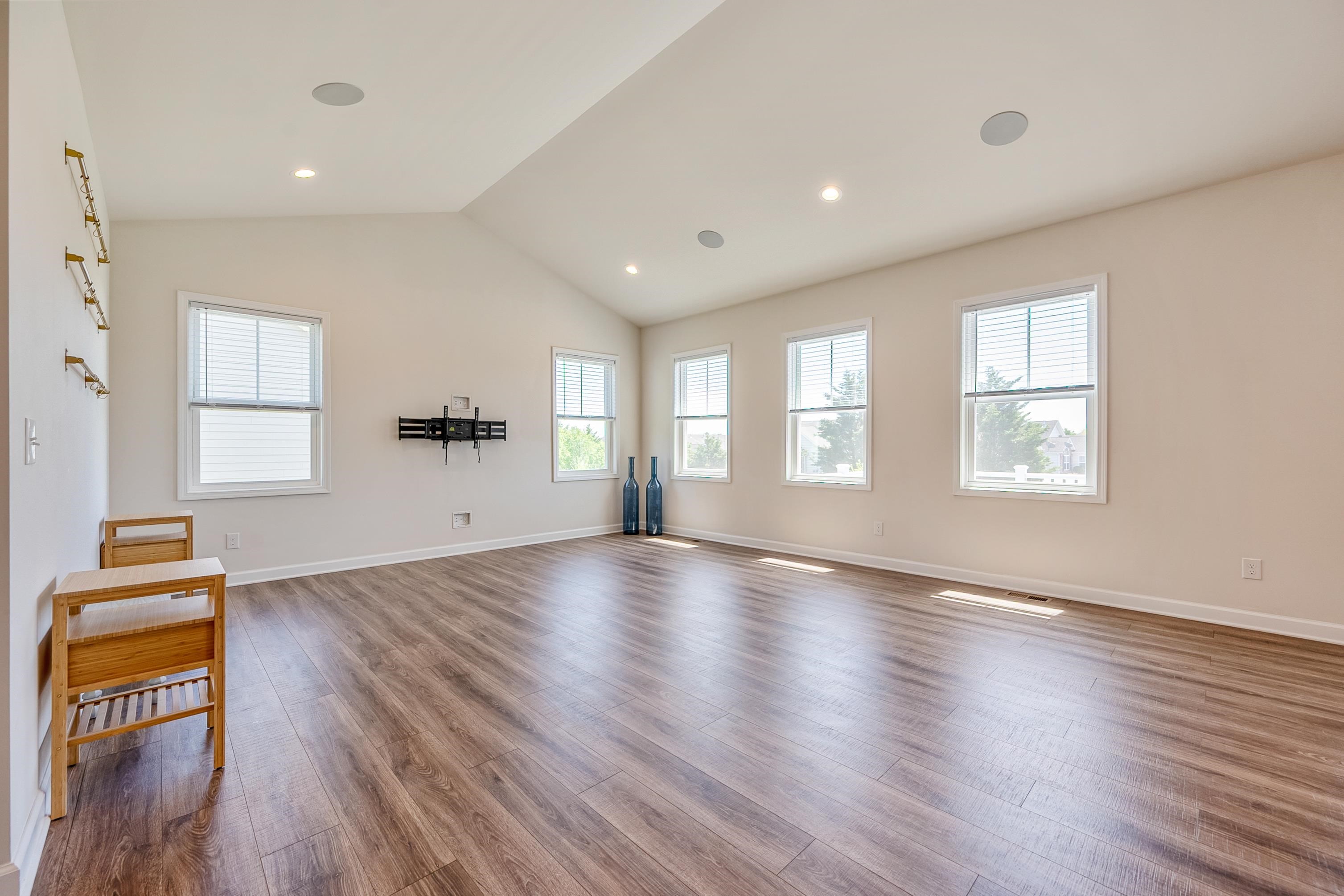 740 JEFFERSON Circle