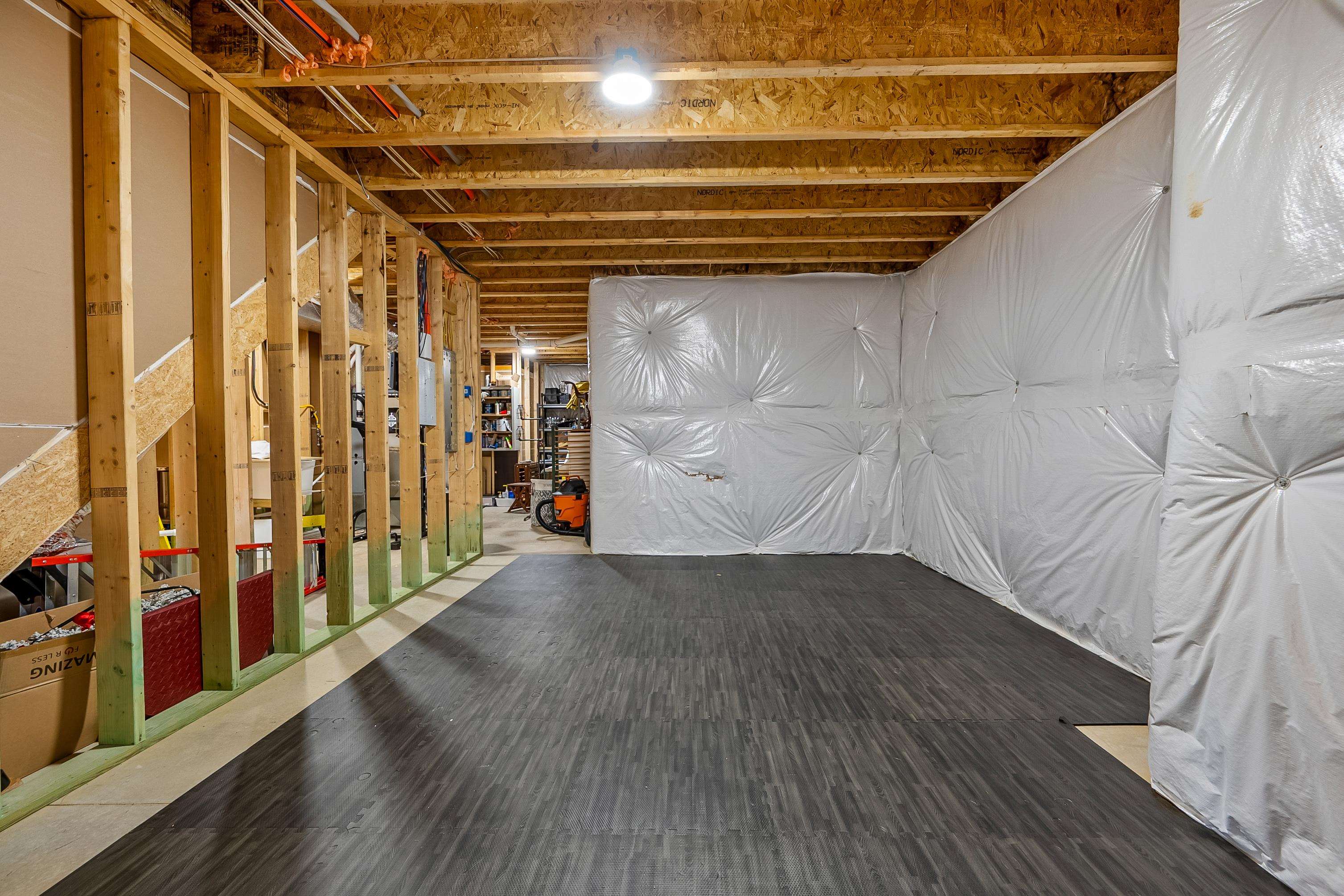 740 JEFFERSON Circle