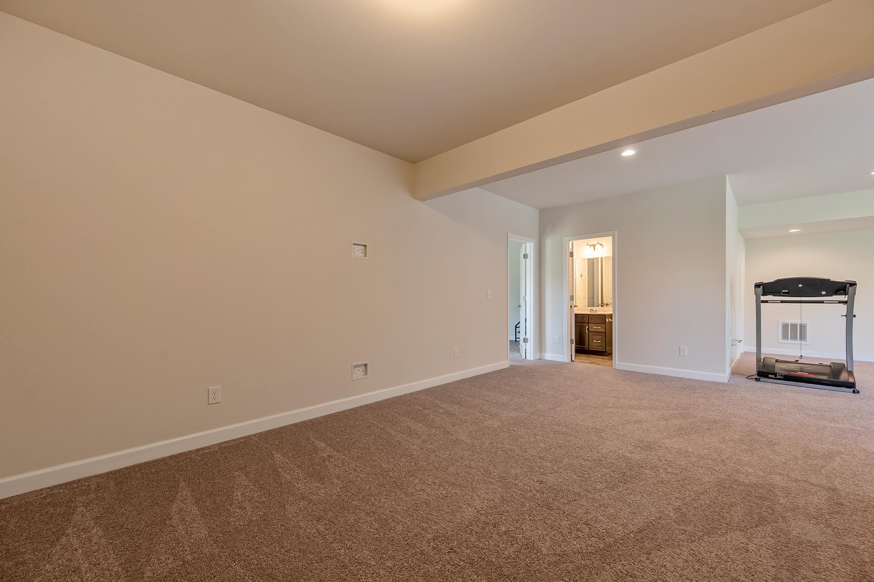 740 JEFFERSON Circle