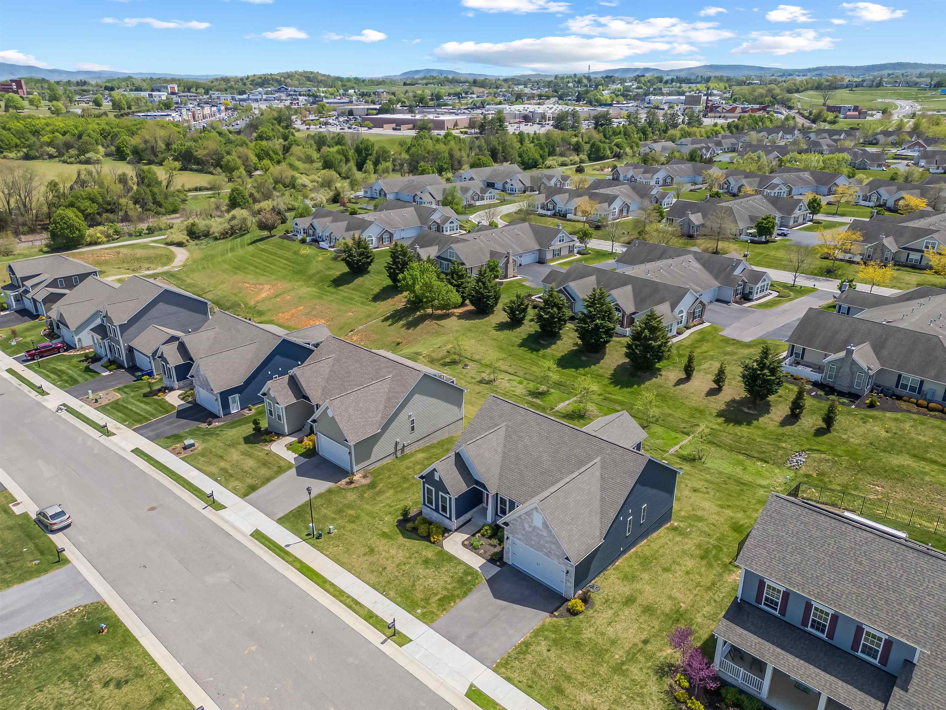 740 JEFFERSON Circle