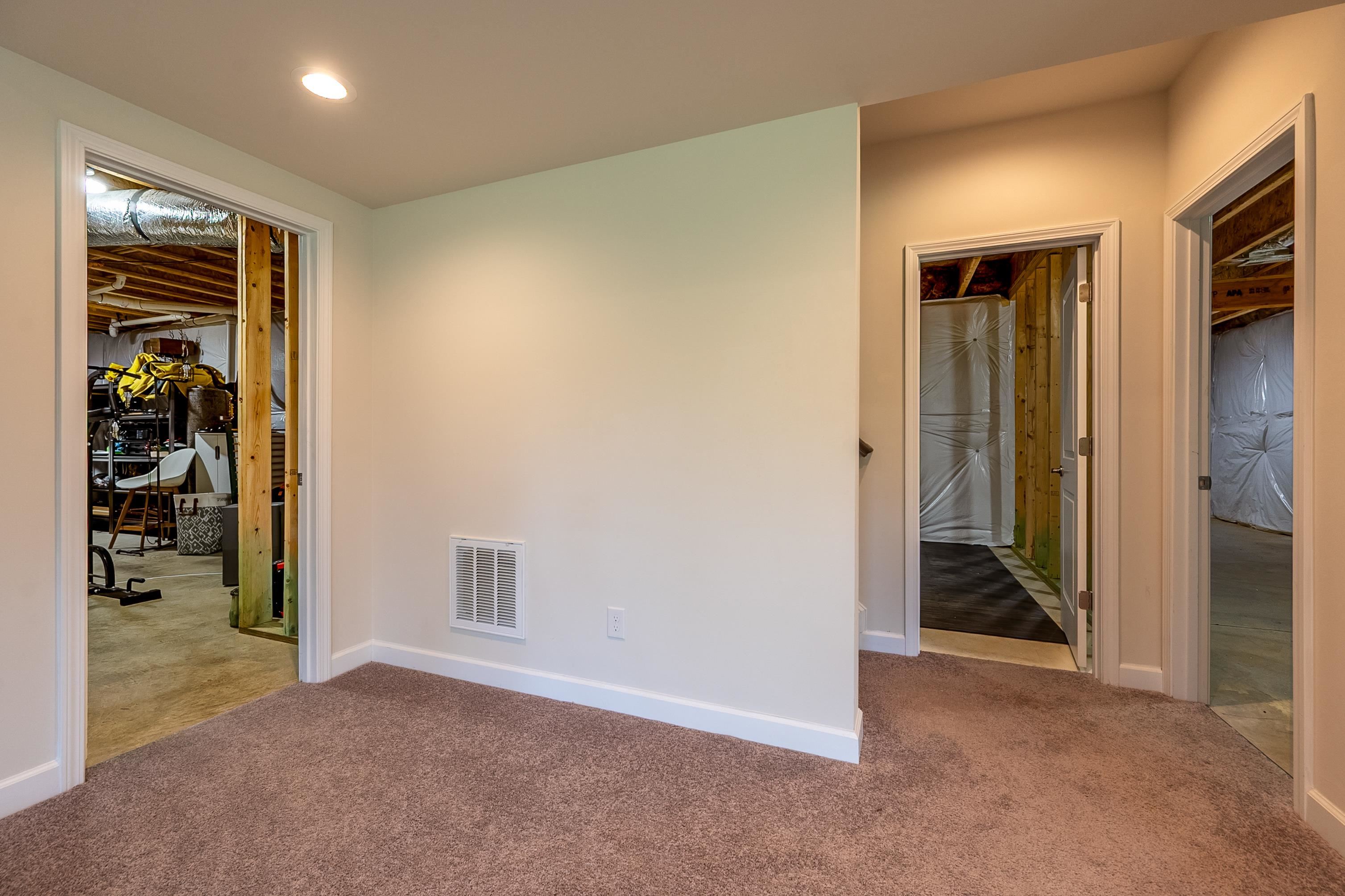 740 JEFFERSON Circle