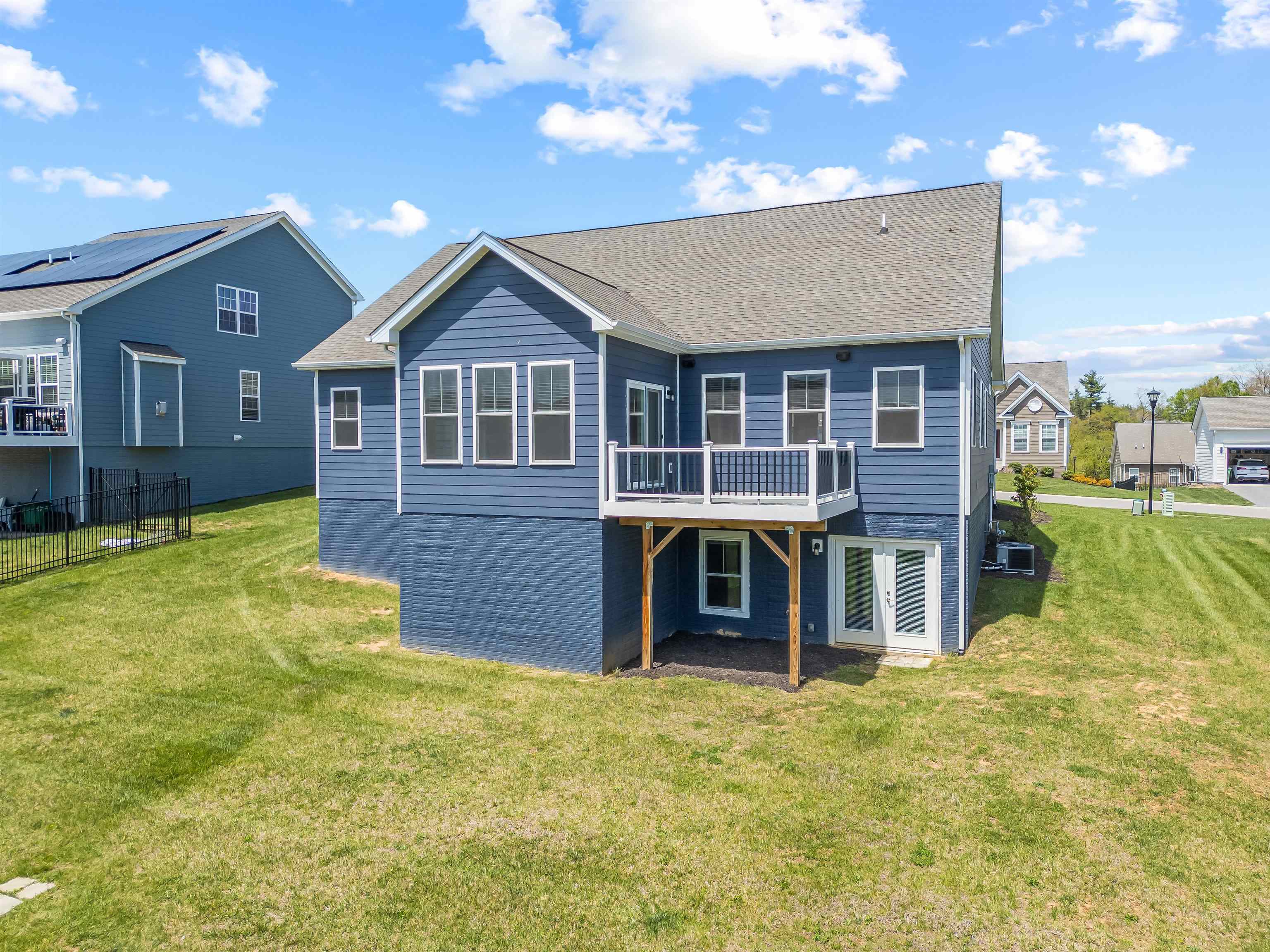 740 JEFFERSON Circle