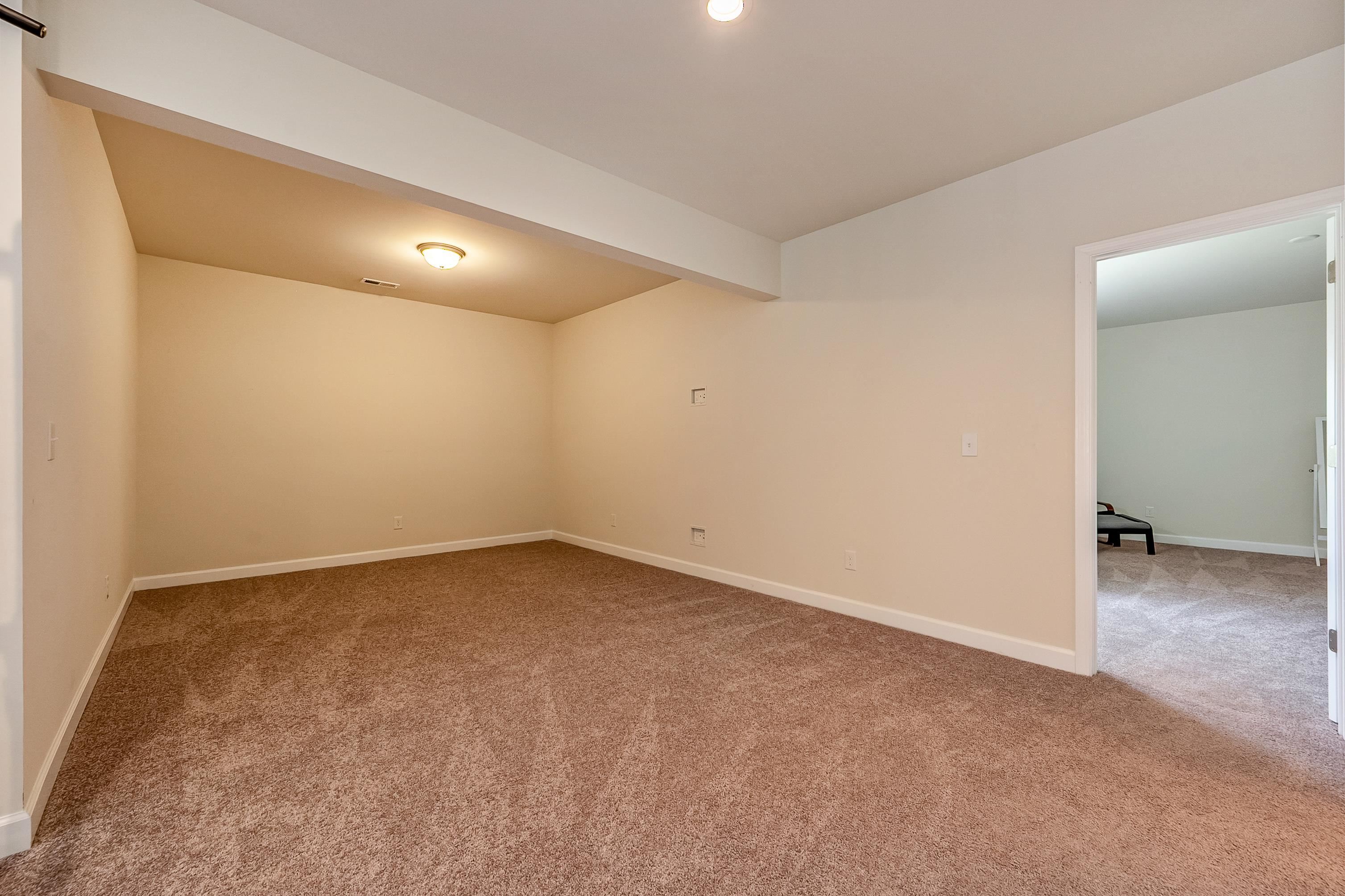 740 JEFFERSON Circle