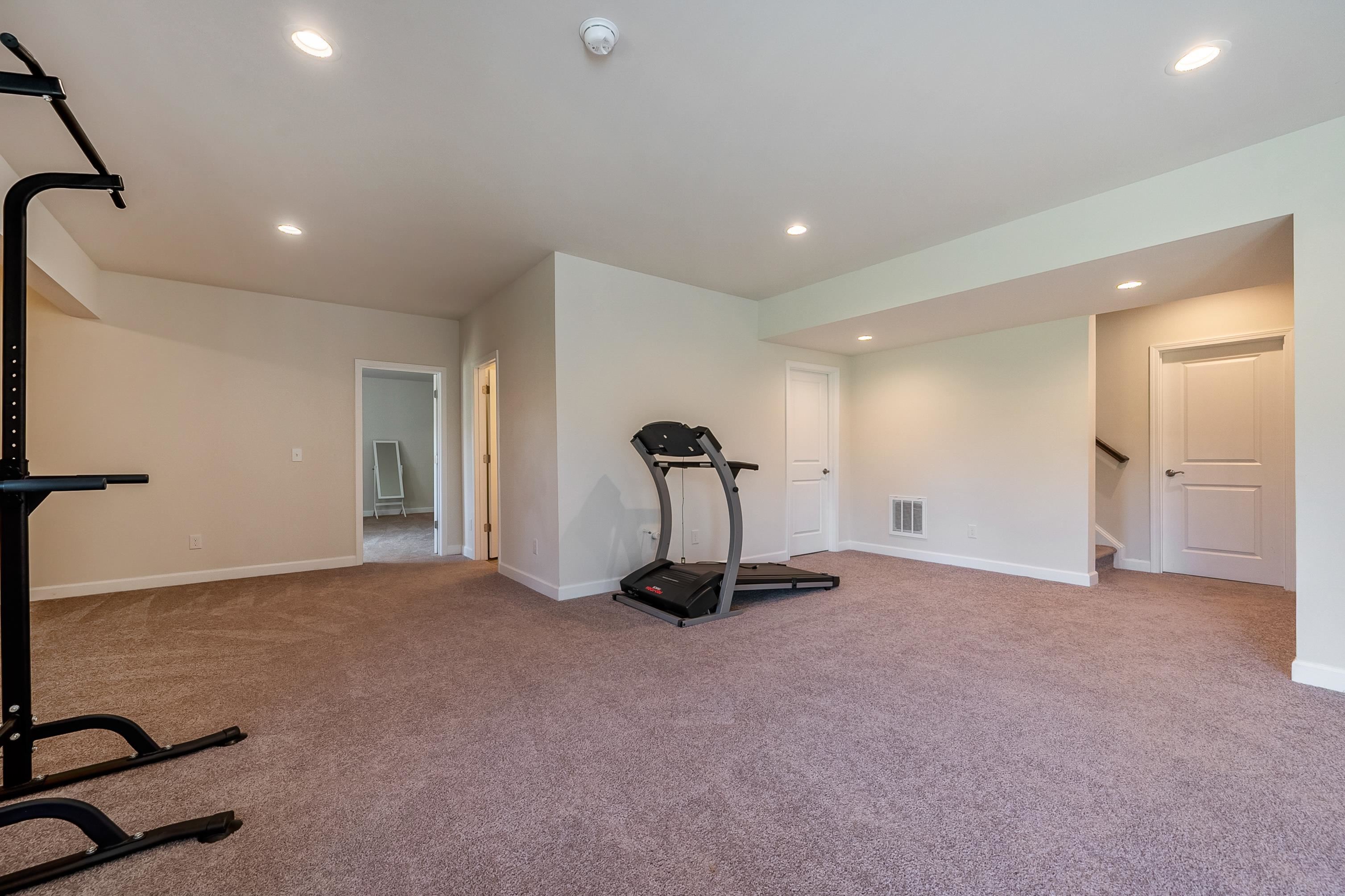 740 JEFFERSON Circle