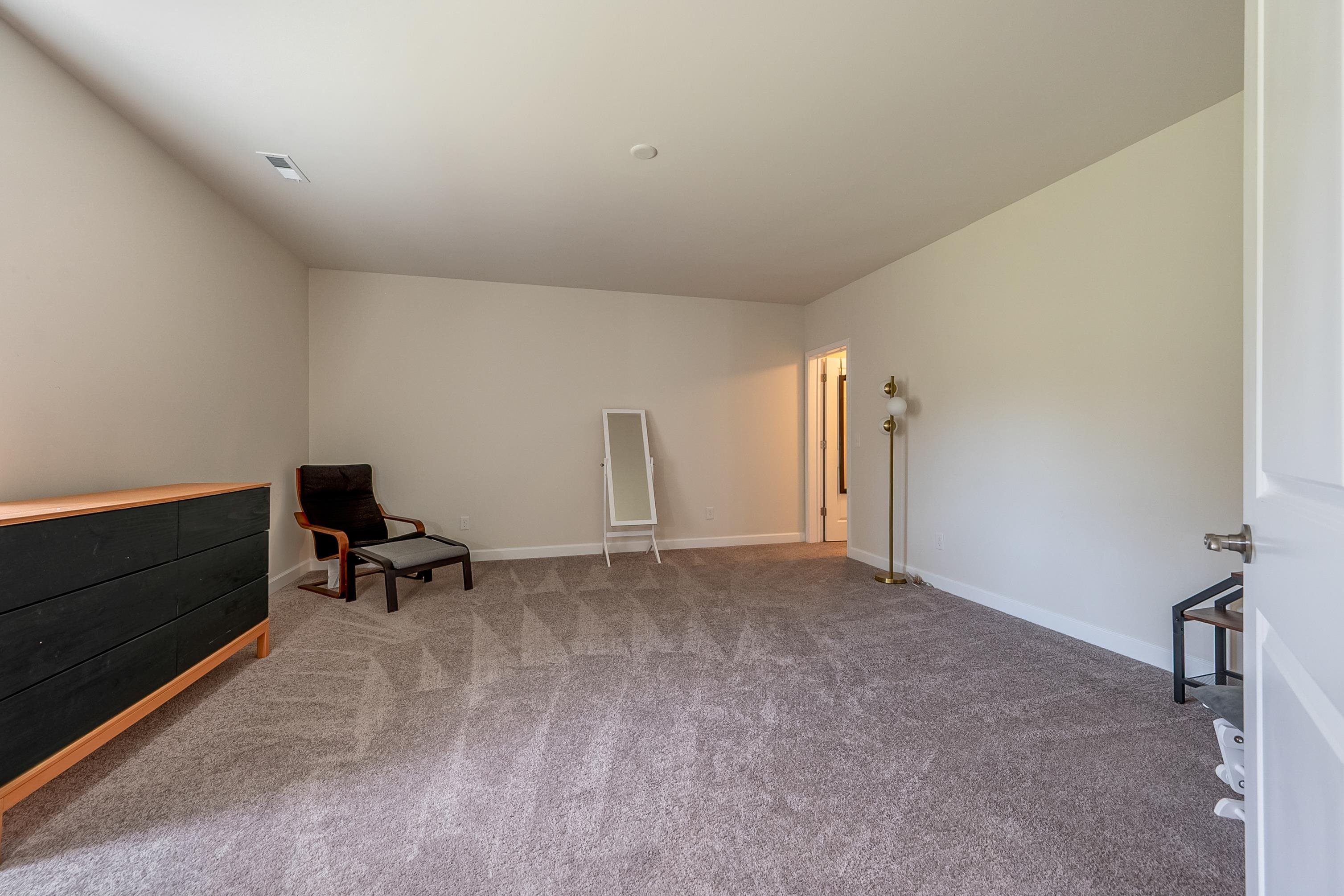 740 JEFFERSON Circle