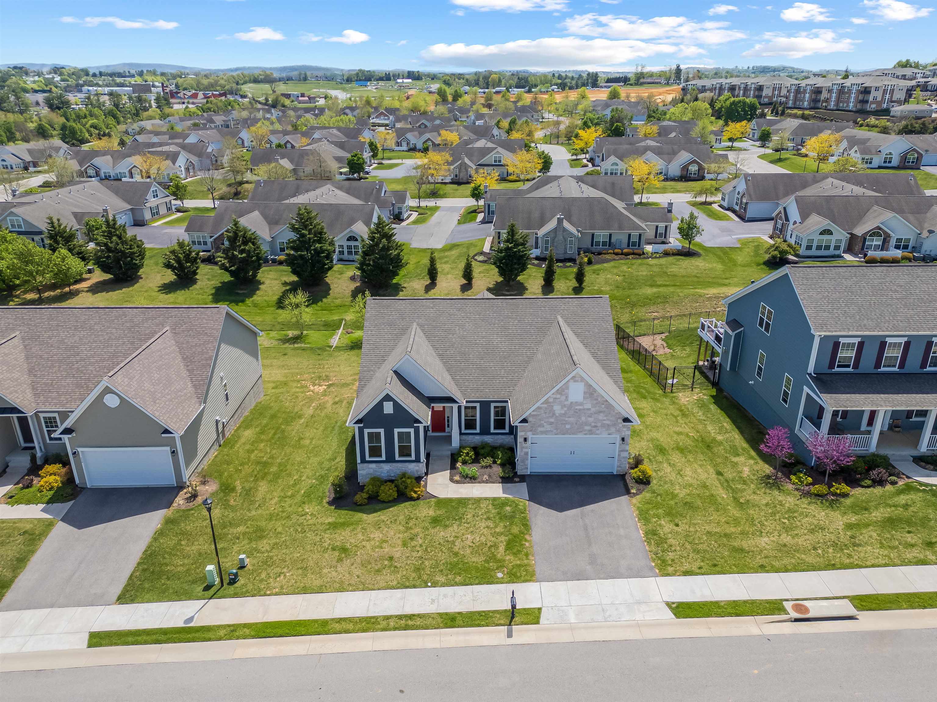 740 JEFFERSON Circle