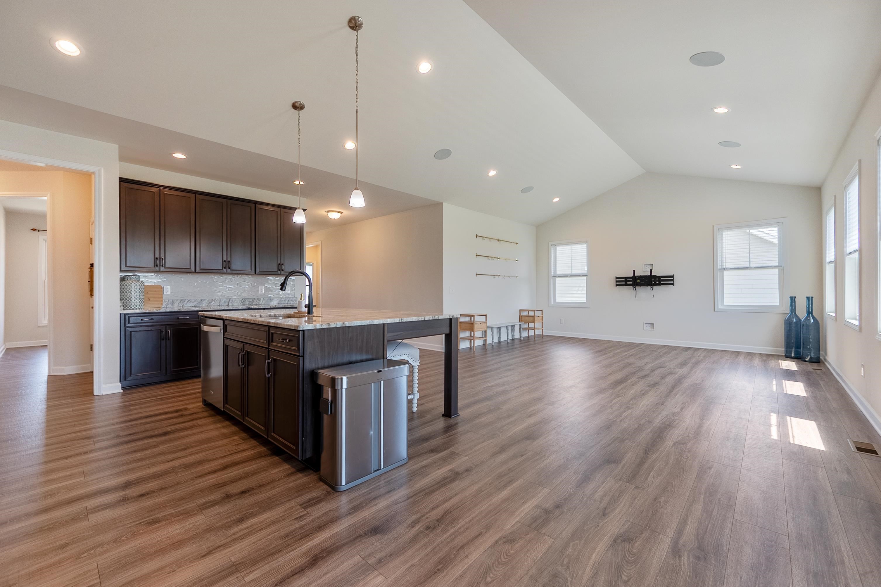 740 JEFFERSON Circle