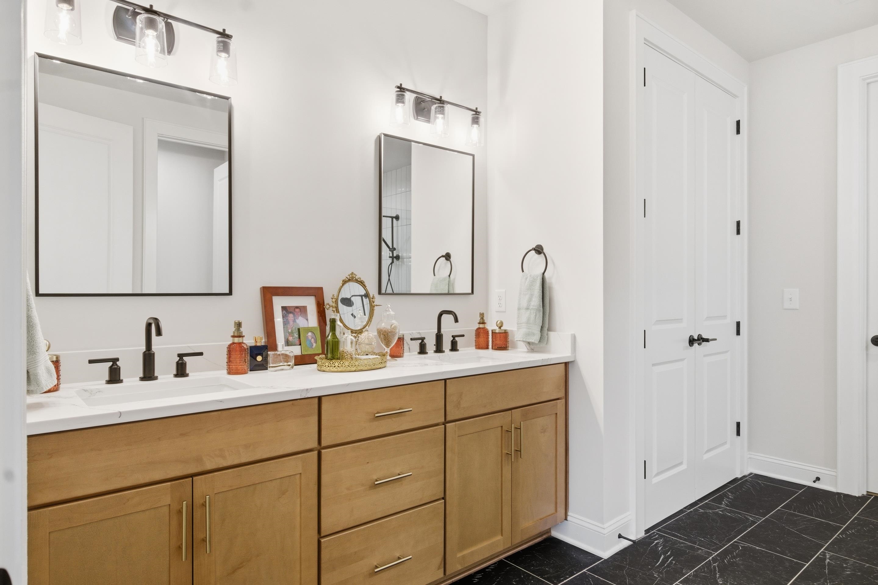 343 Eheart Street SE