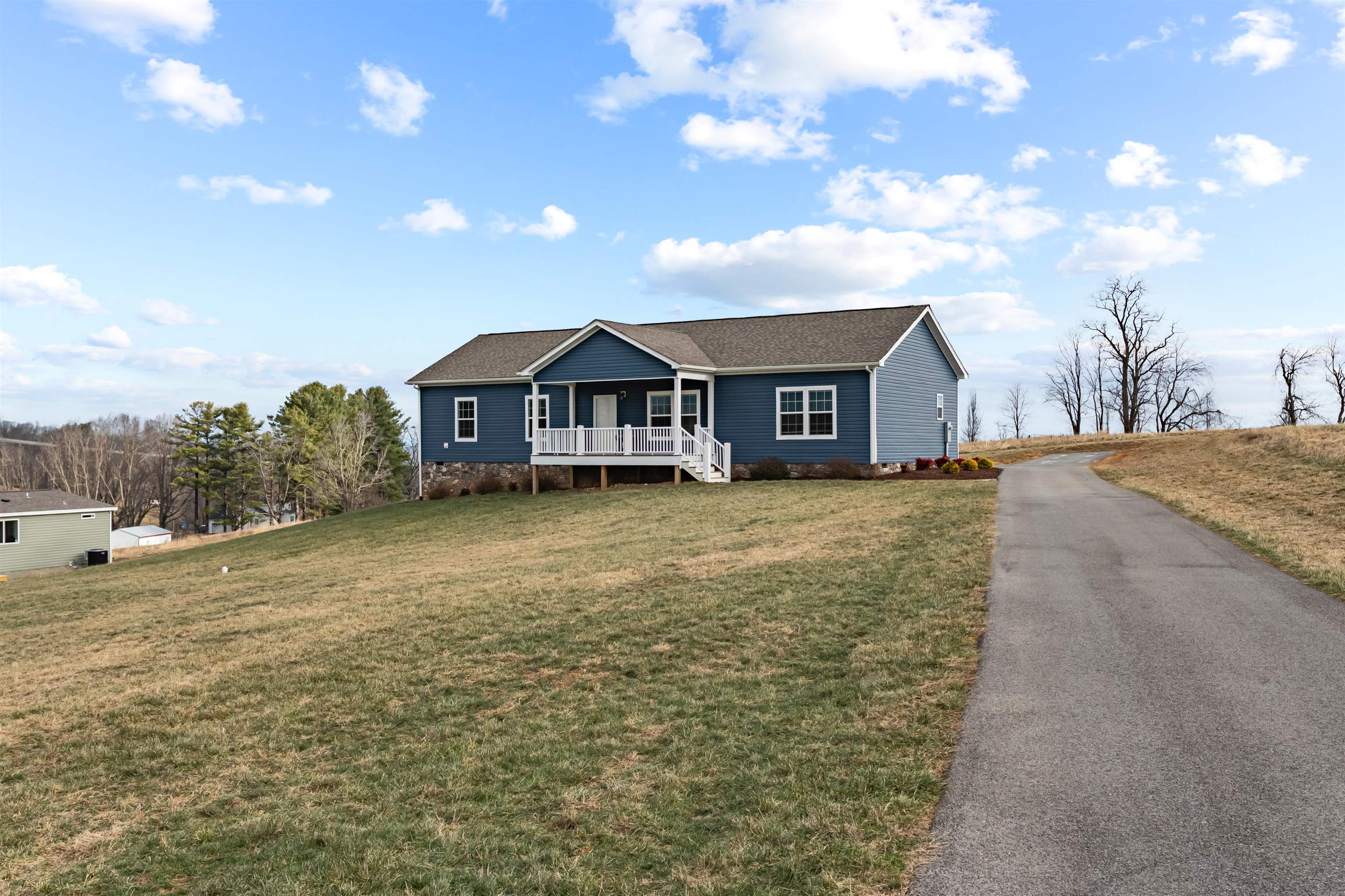 173 Long Level Road SW