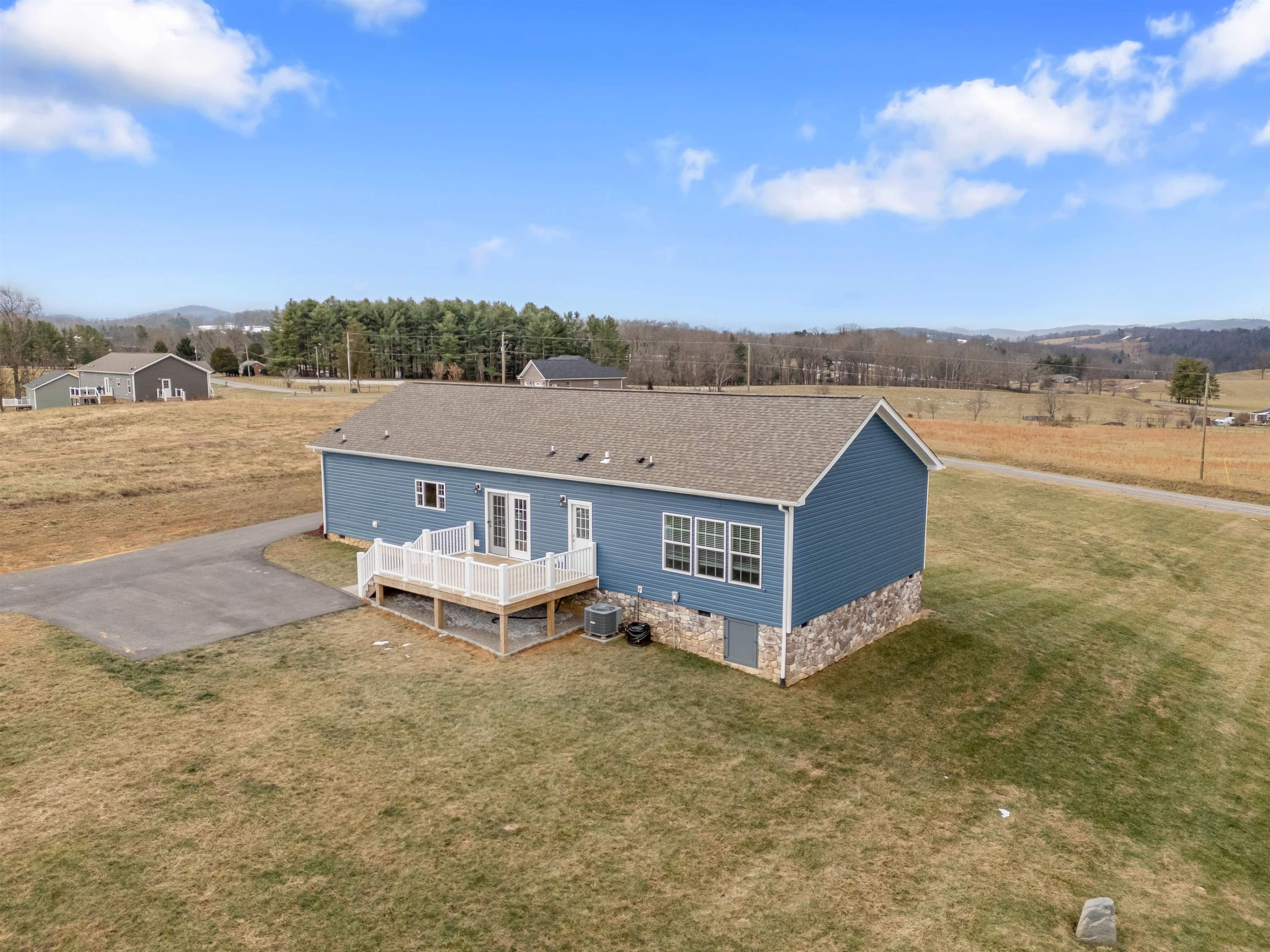 173 Long Level Road SW