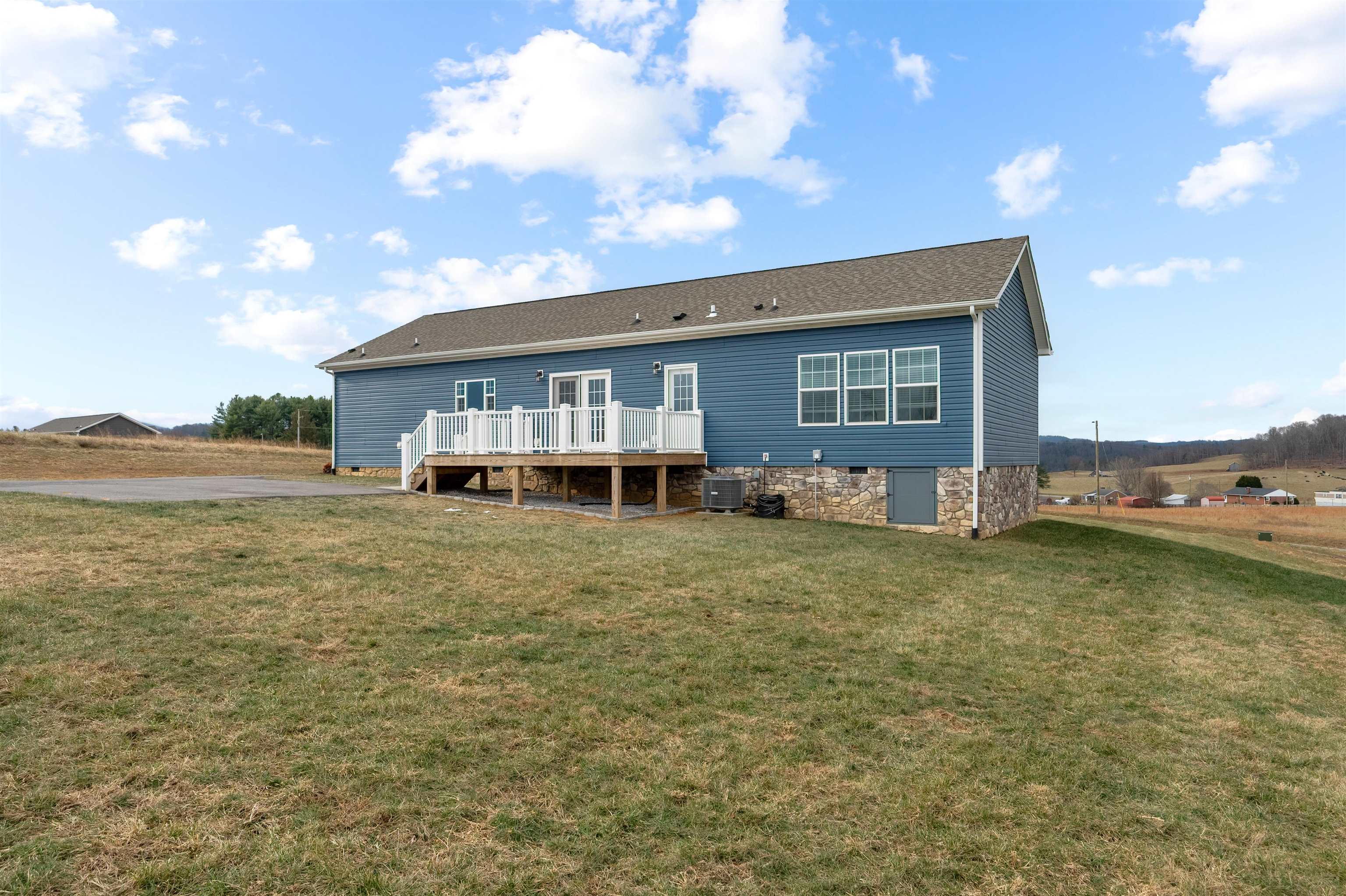 173 Long Level Road SW