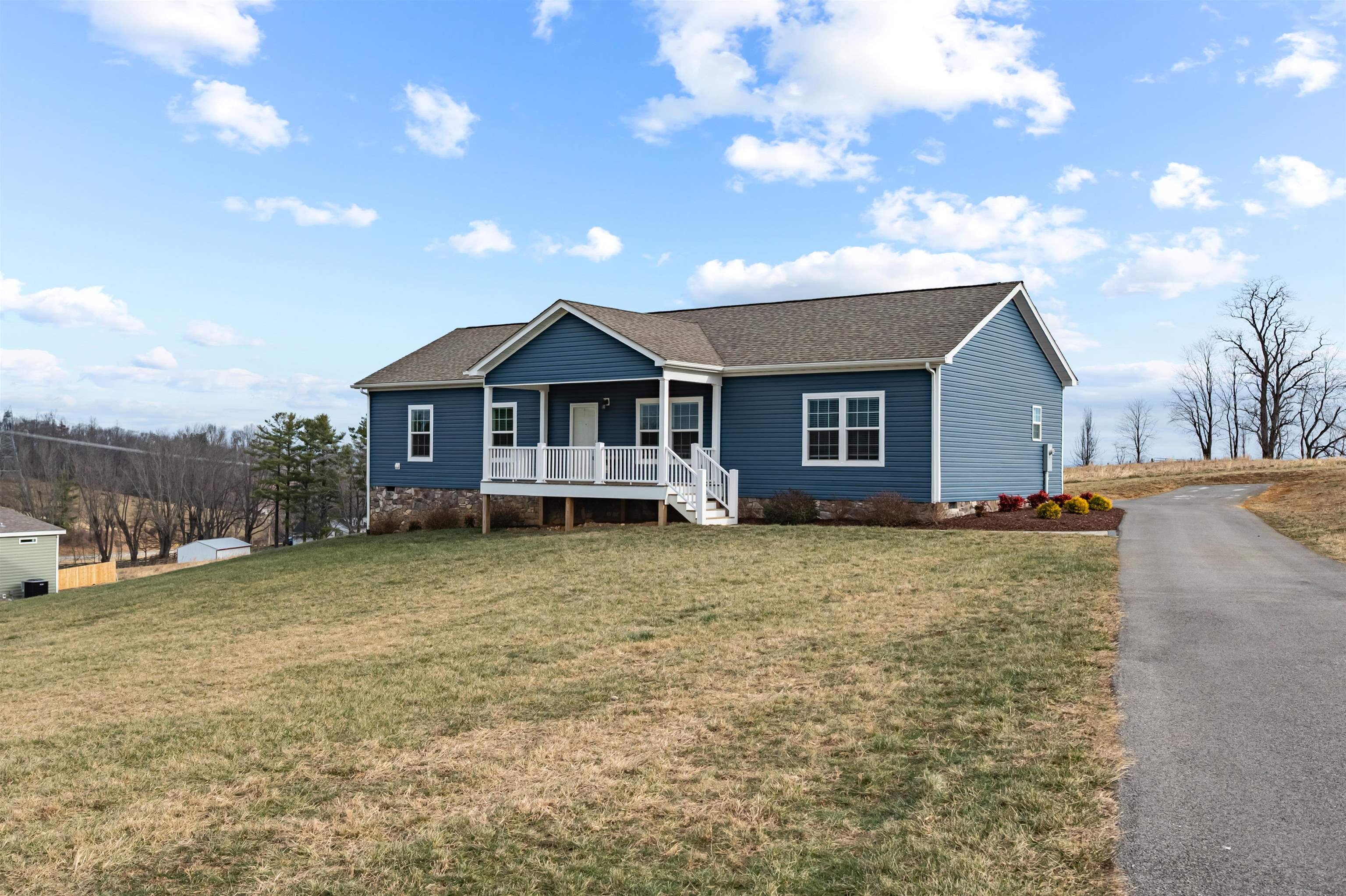 173 Long Level Road SW