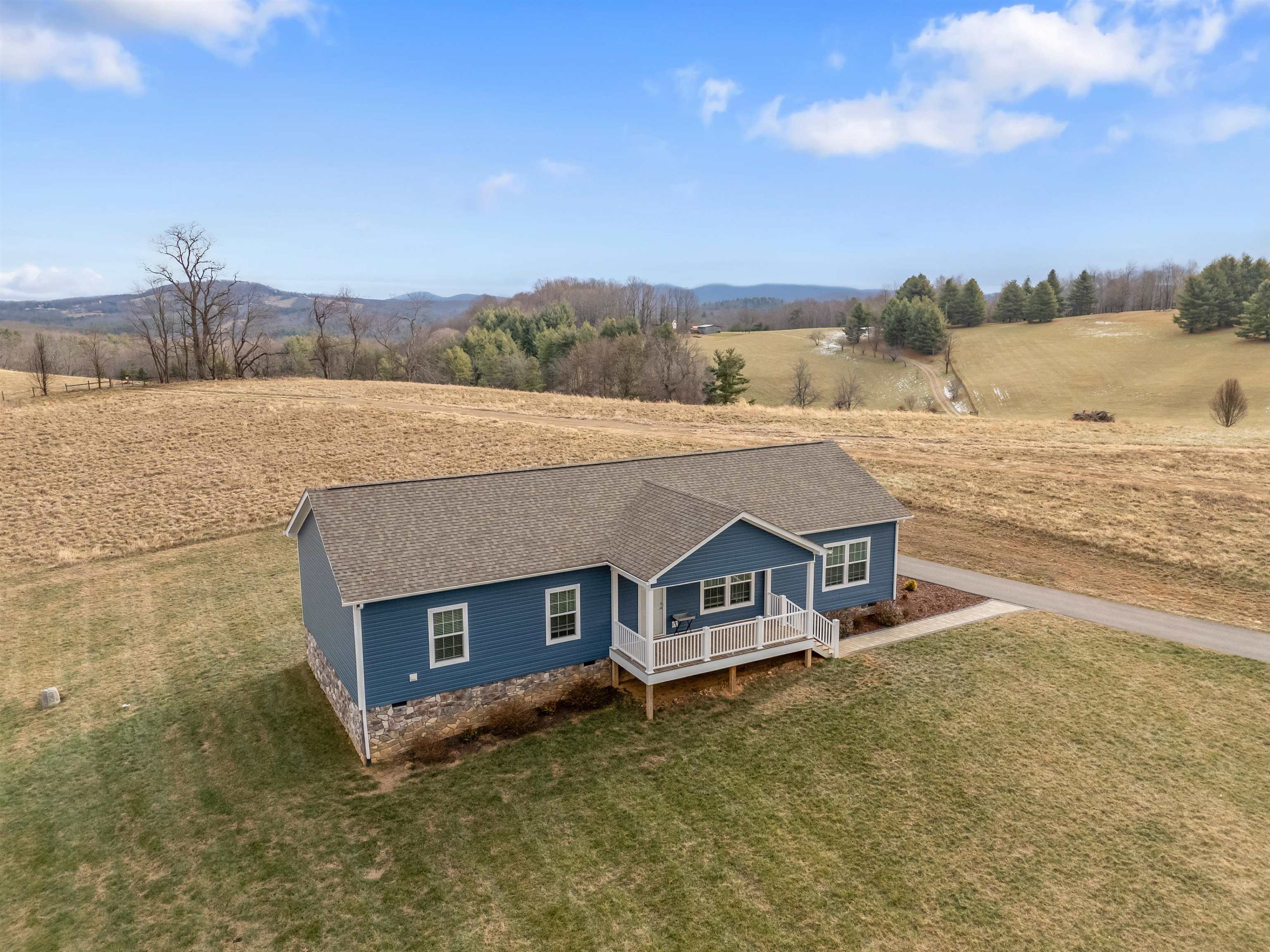 173 Long Level Road SW