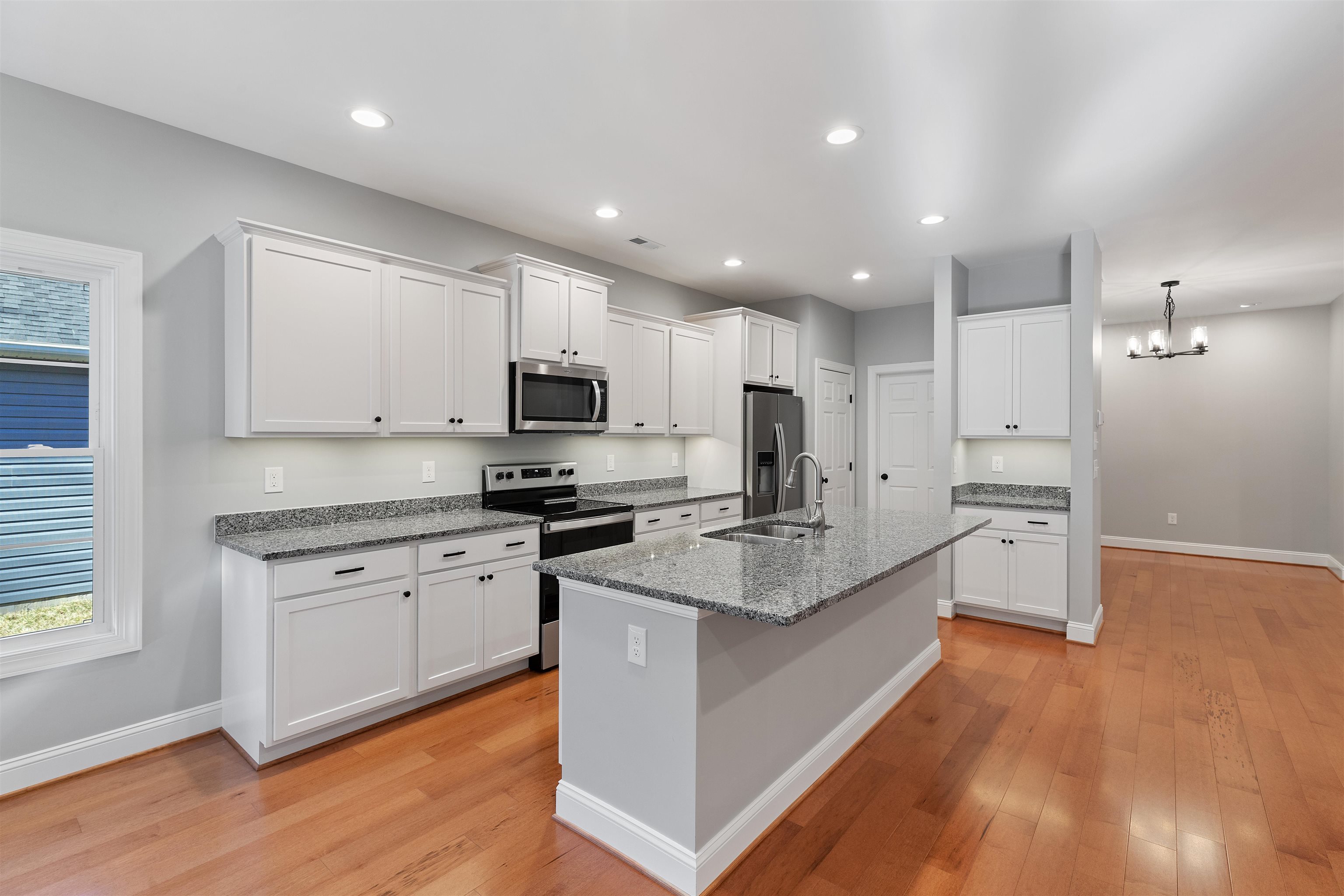 155 VINNIE Avenue NW