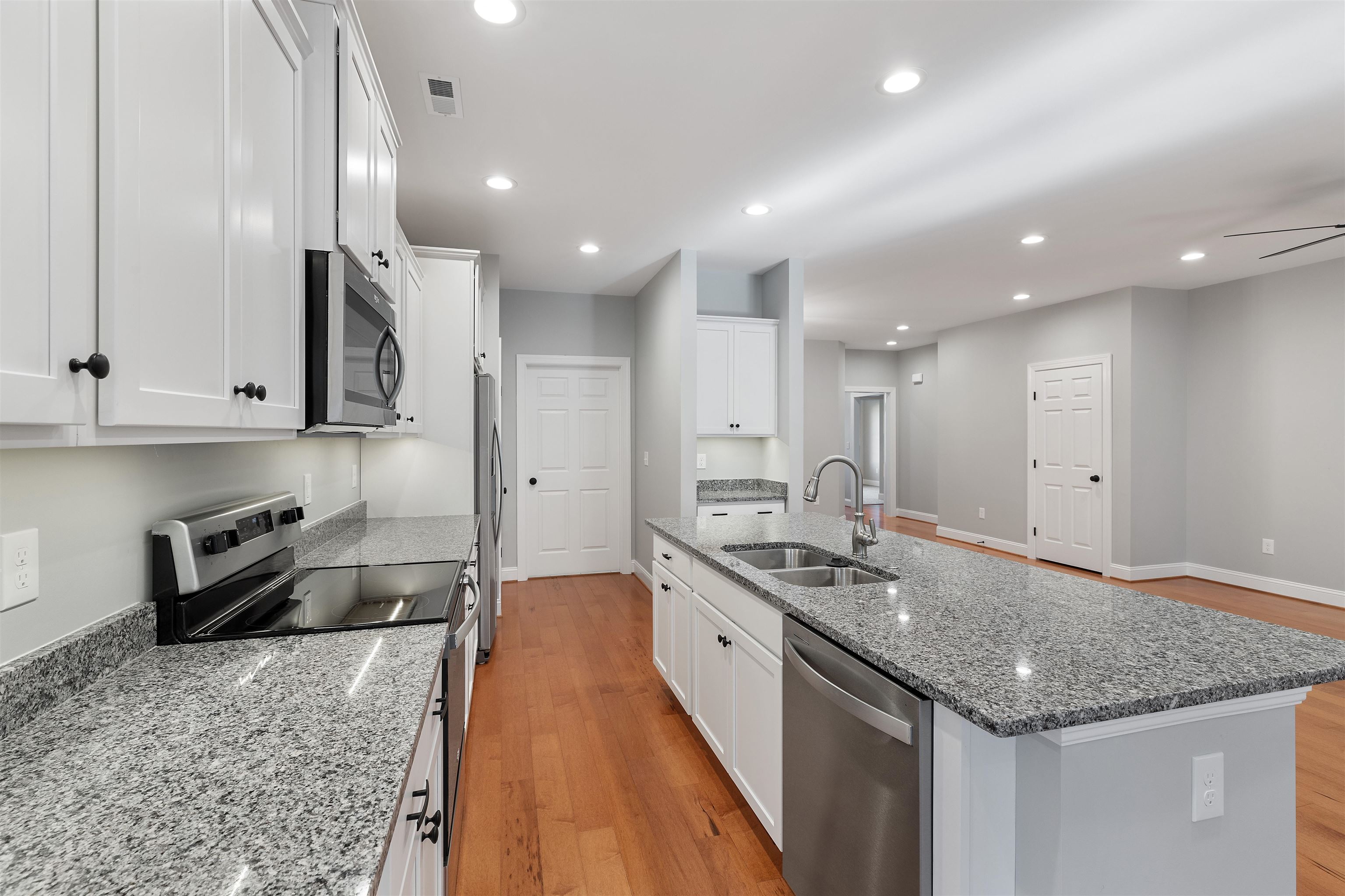 155 VINNIE Avenue NW