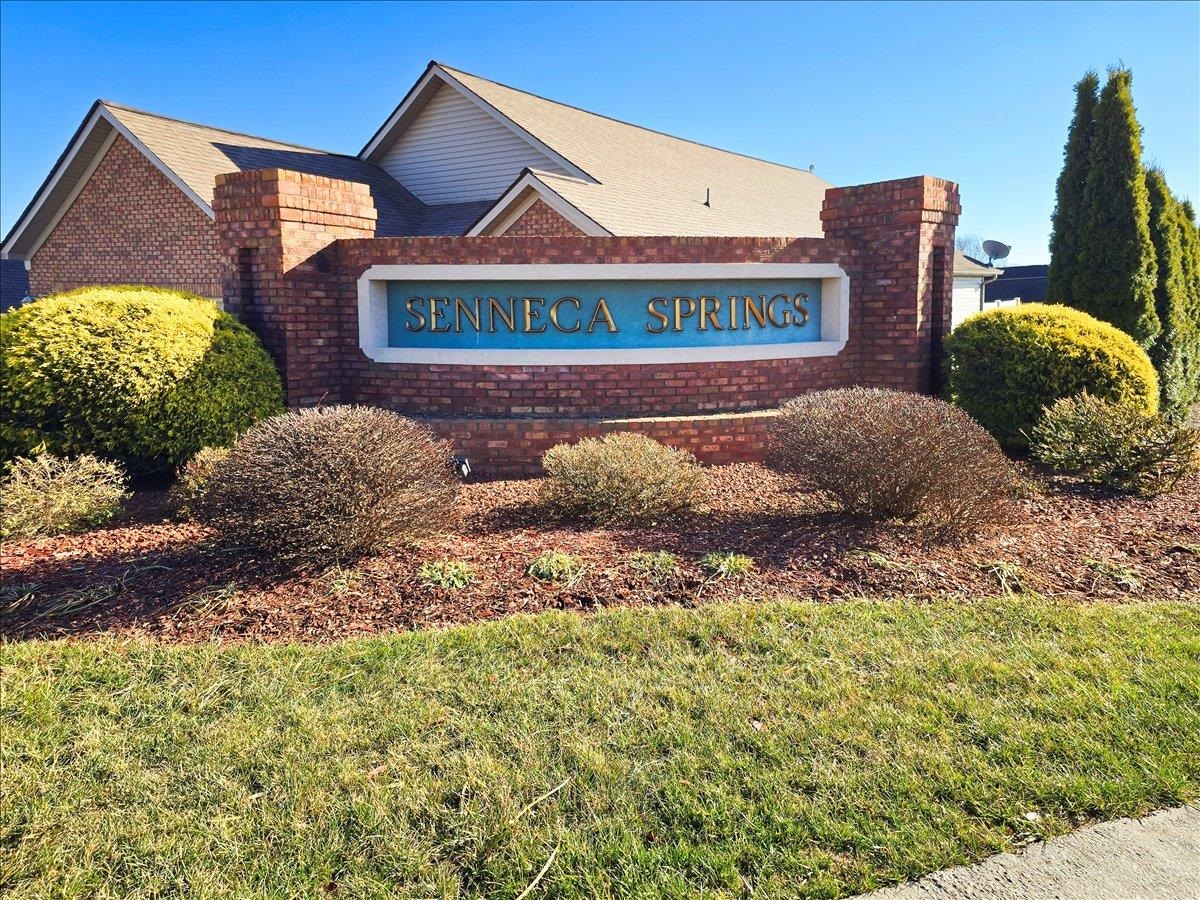 325 Colin Reid Pass Pass NW