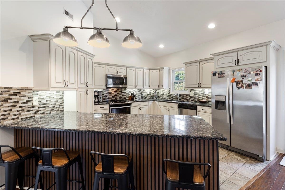 325 Colin Reid Pass Pass NW