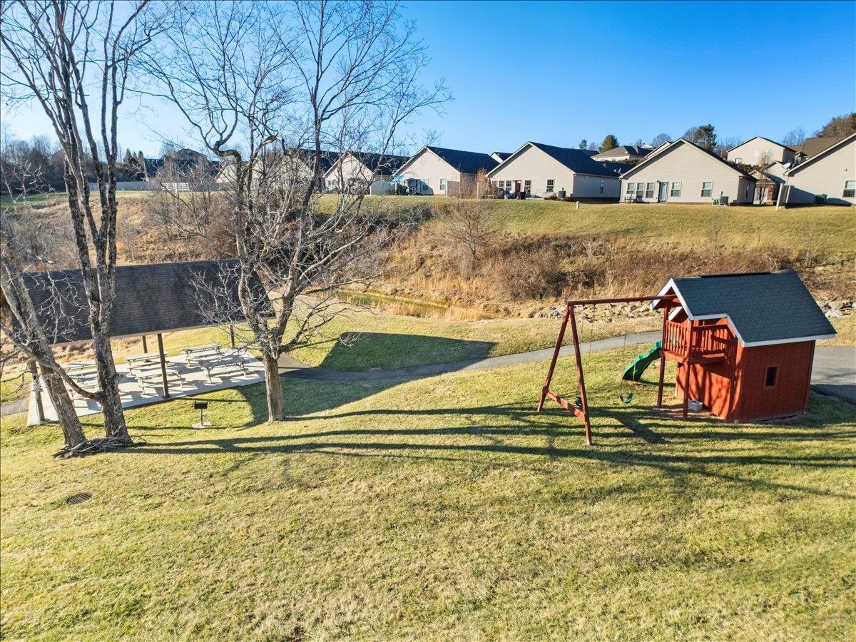 325 Colin Reid Pass Pass NW