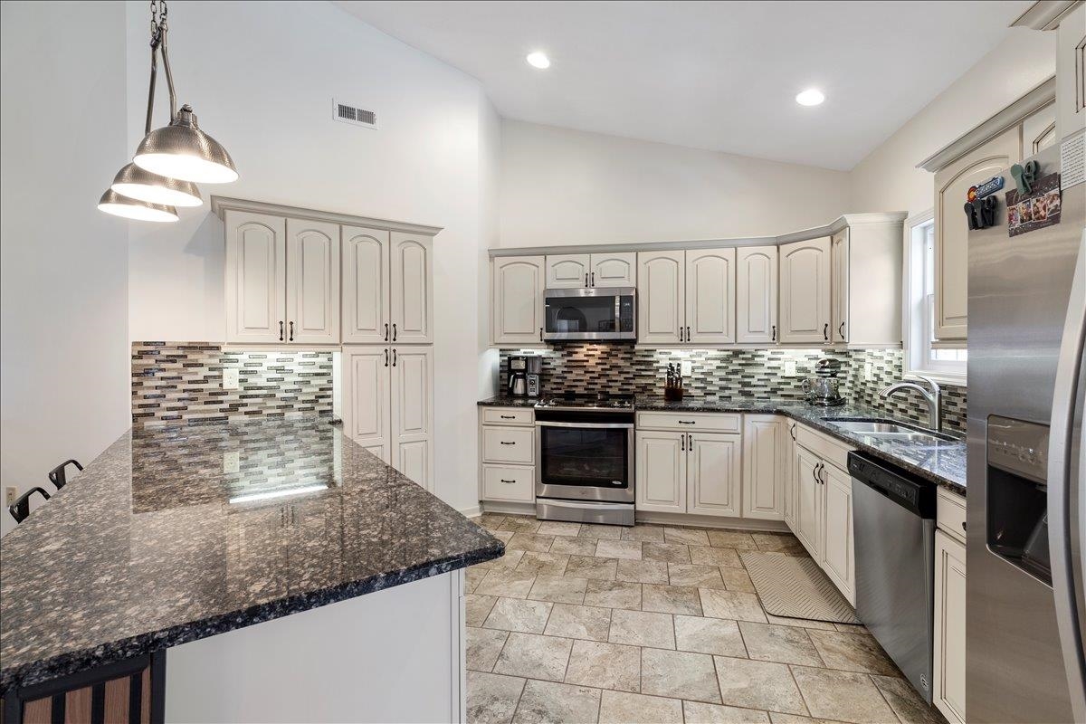 325 Colin Reid Pass Pass NW