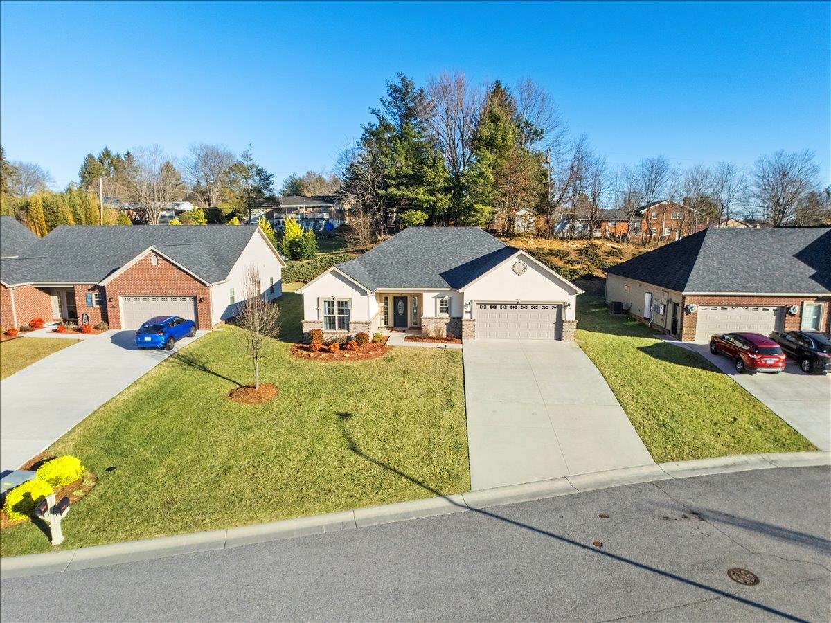 325 Colin Reid Pass Pass NW