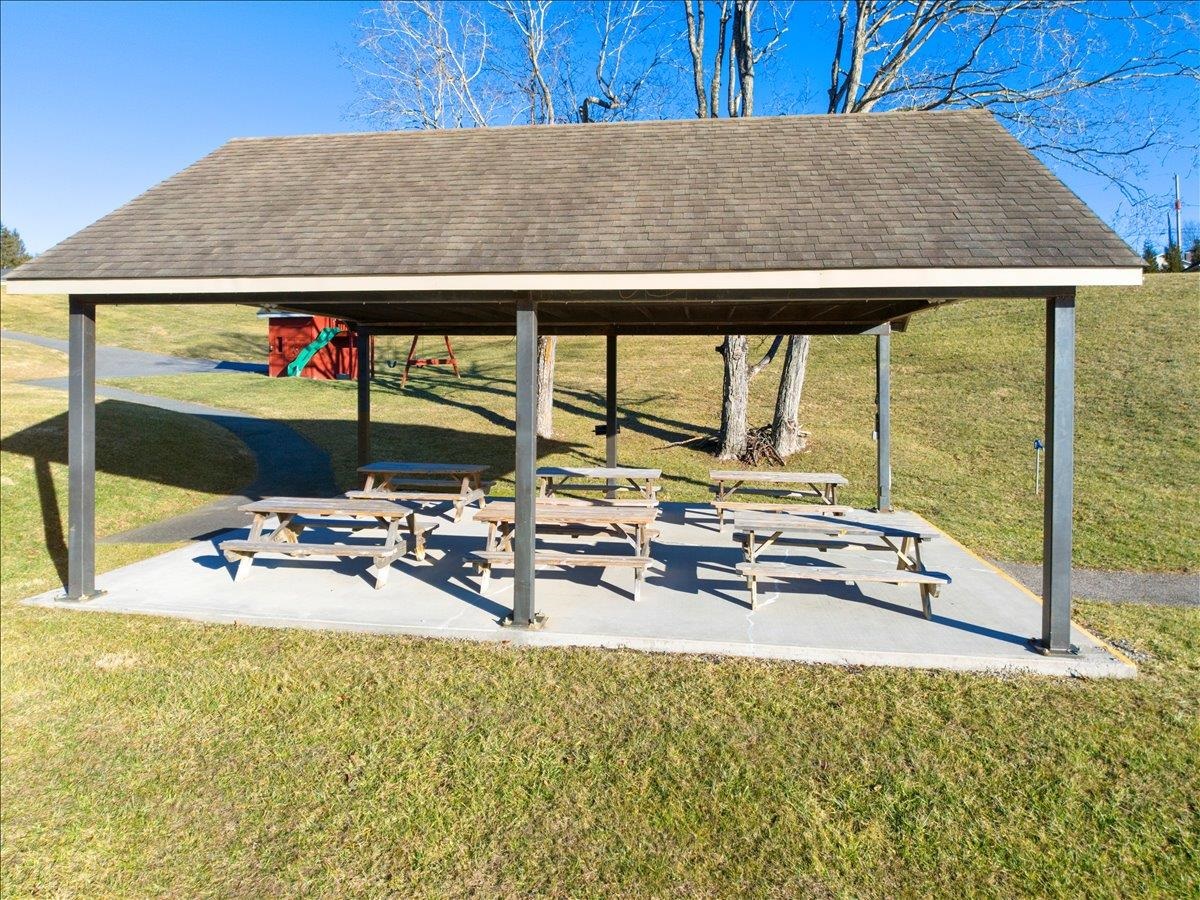 325 Colin Reid Pass Pass NW