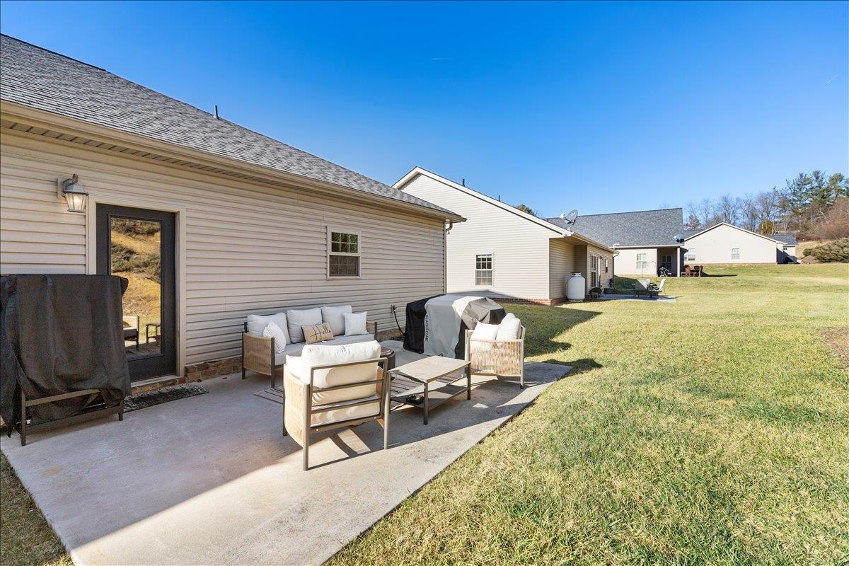 325 Colin Reid Pass Pass NW