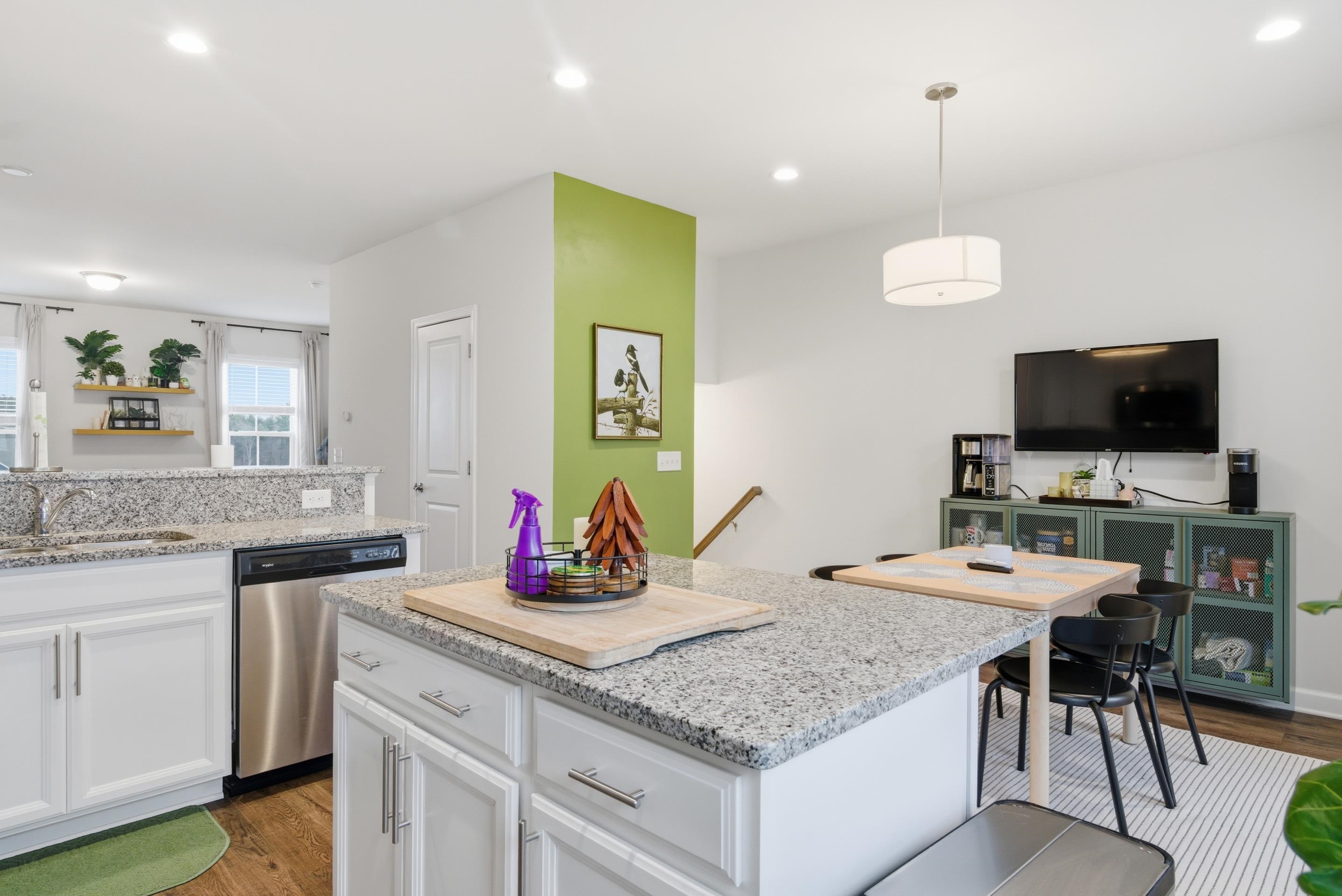 390 HAMILTON Avenue NW