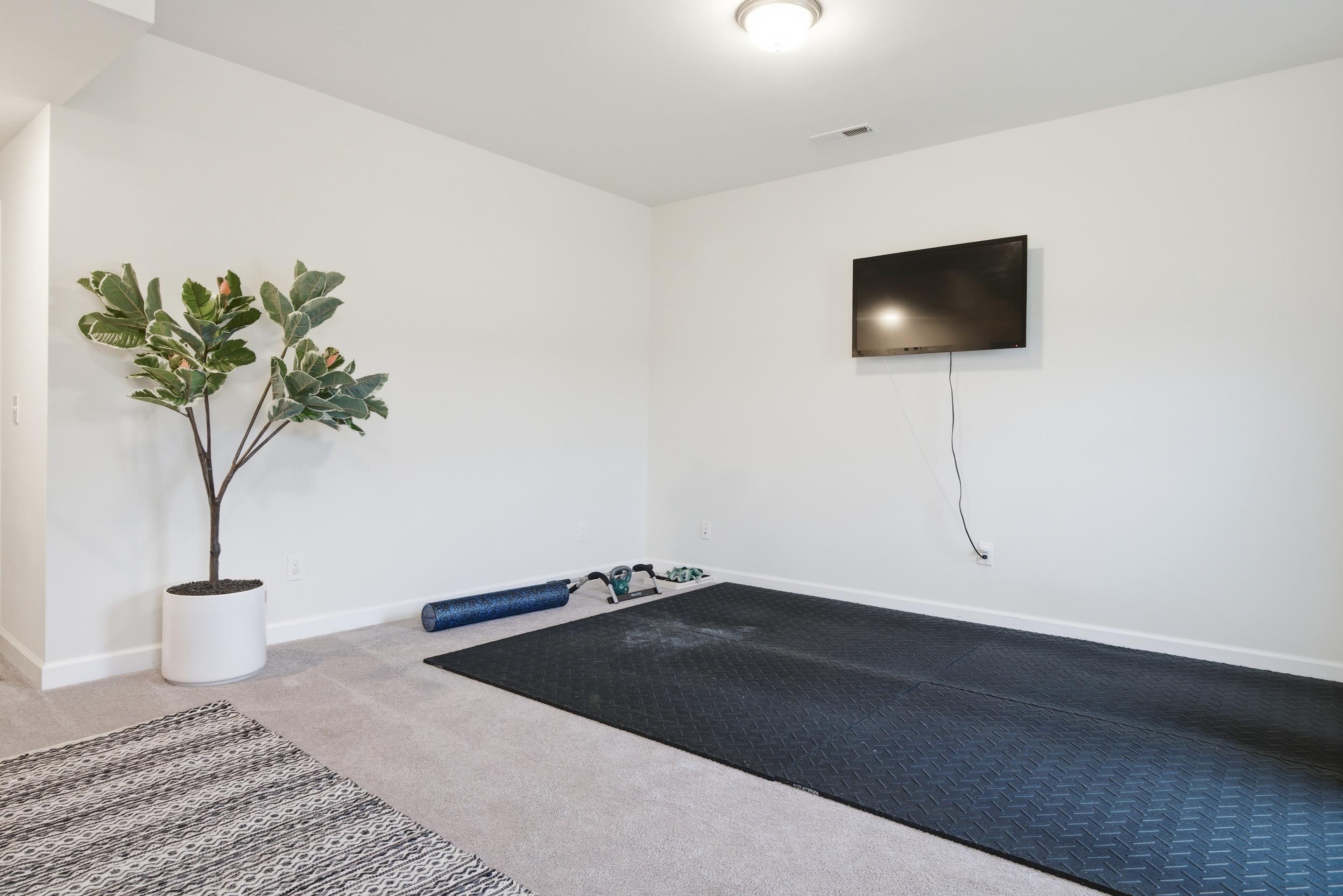 390 HAMILTON Avenue NW