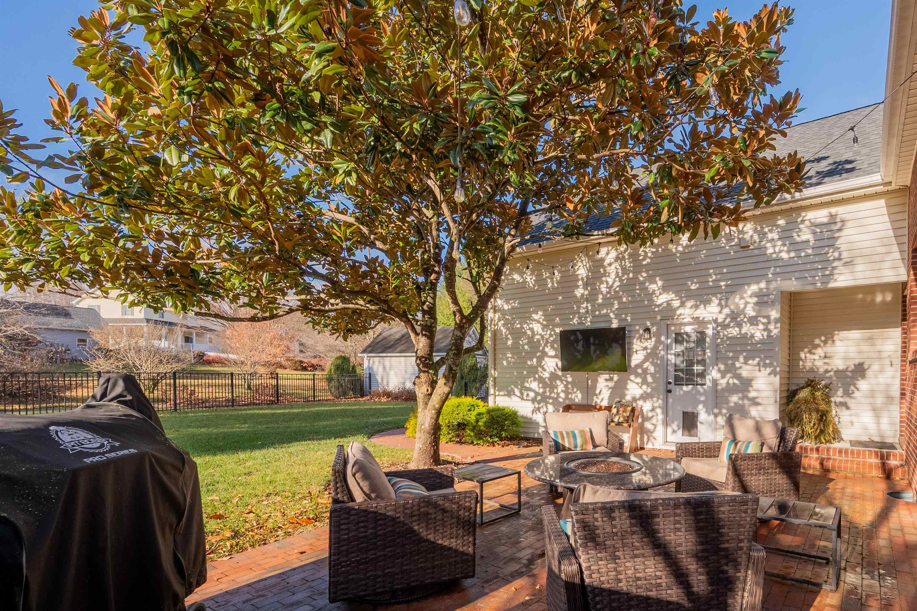 2203 Hardwick Street