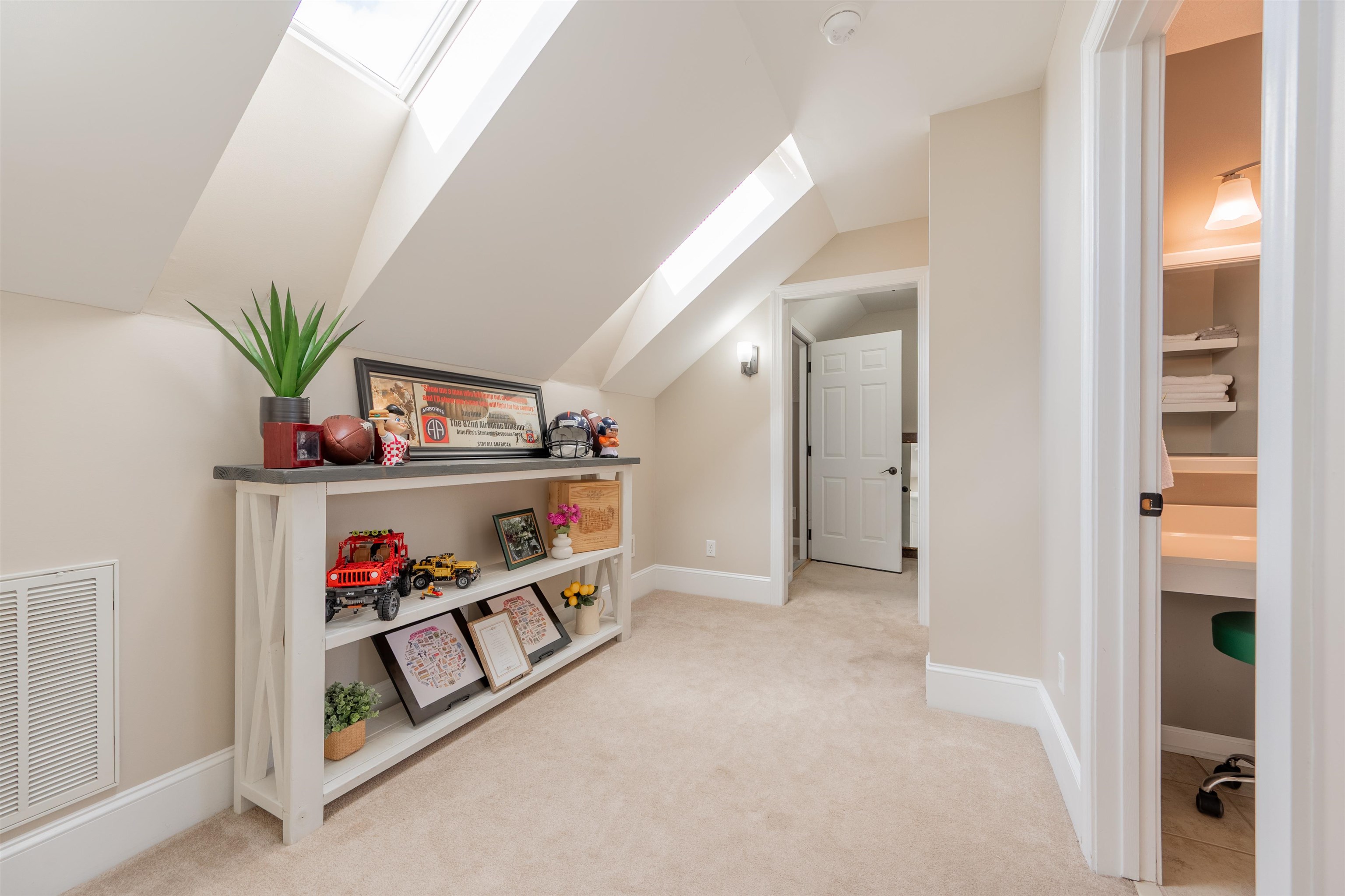 2203 Hardwick Street