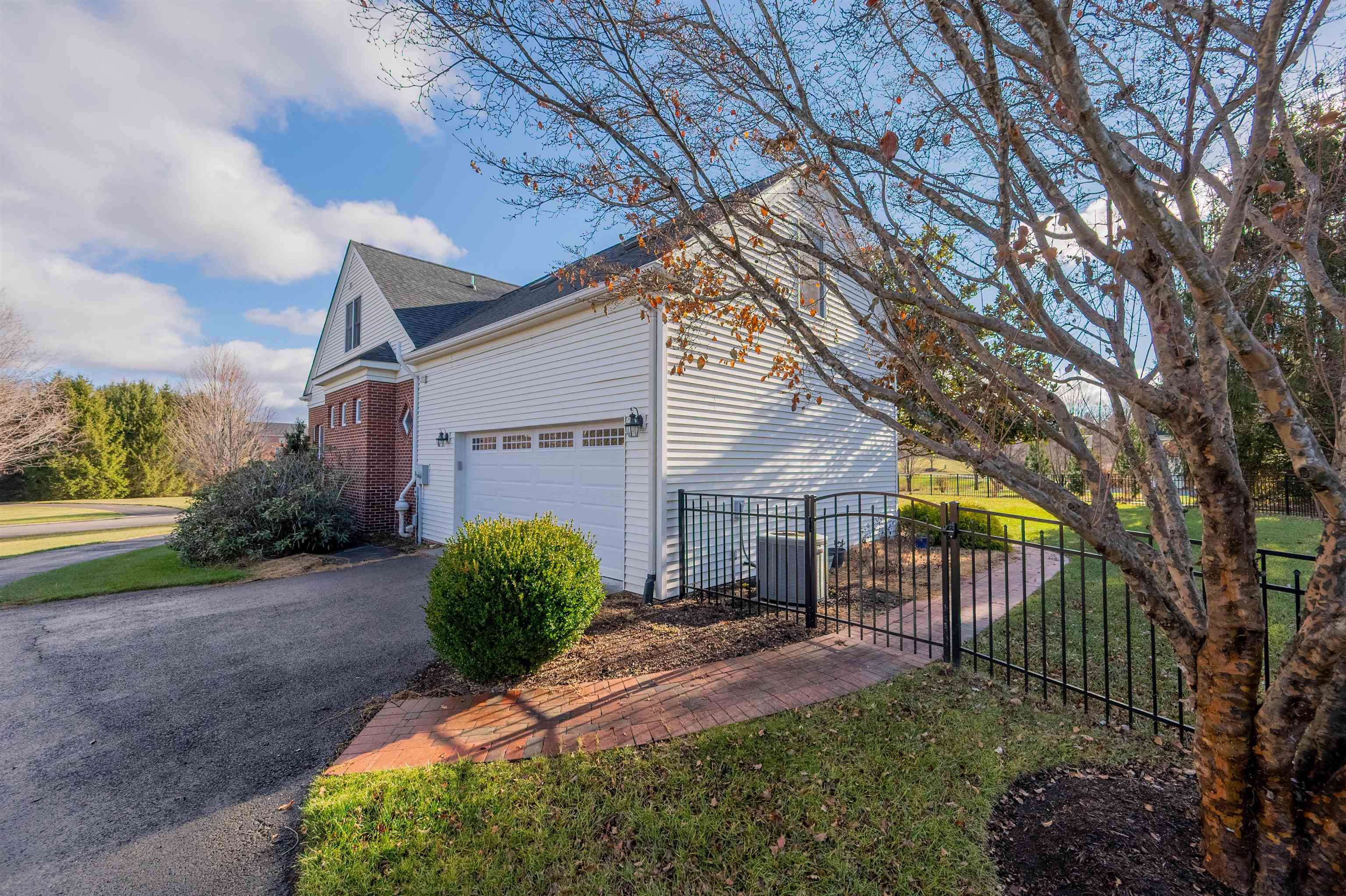 2203 Hardwick Street