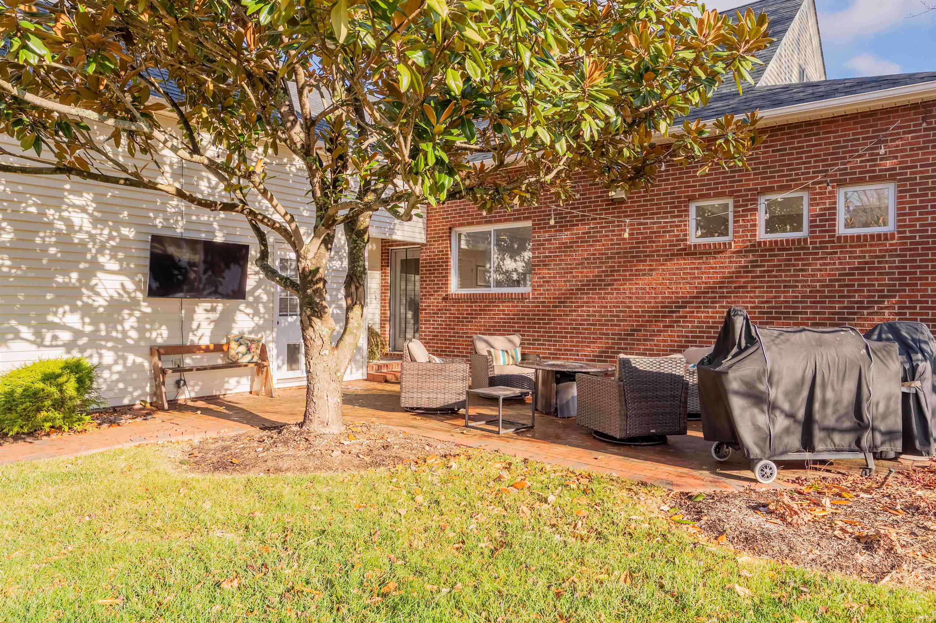 2203 Hardwick Street