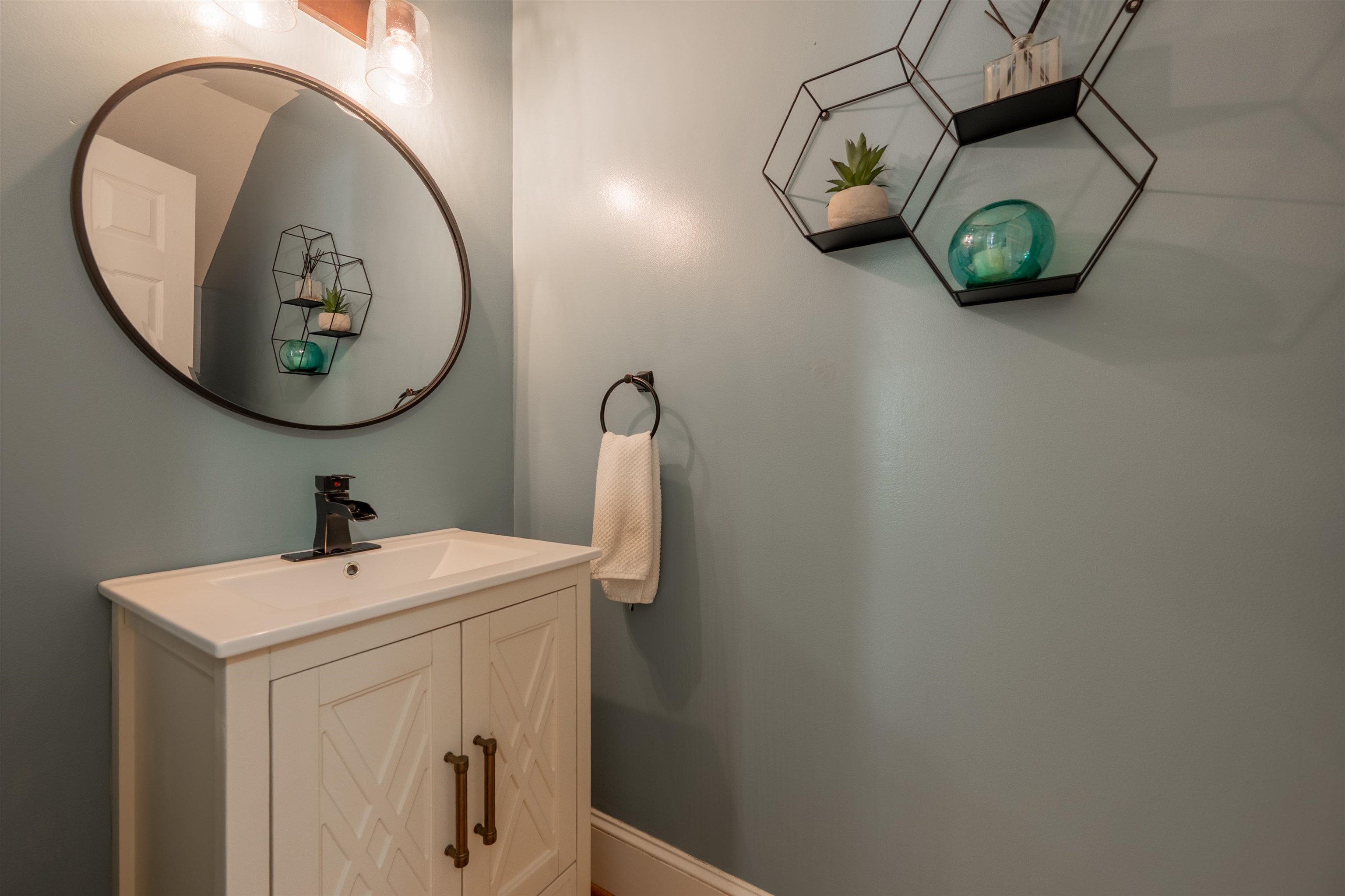 2203 Hardwick Street