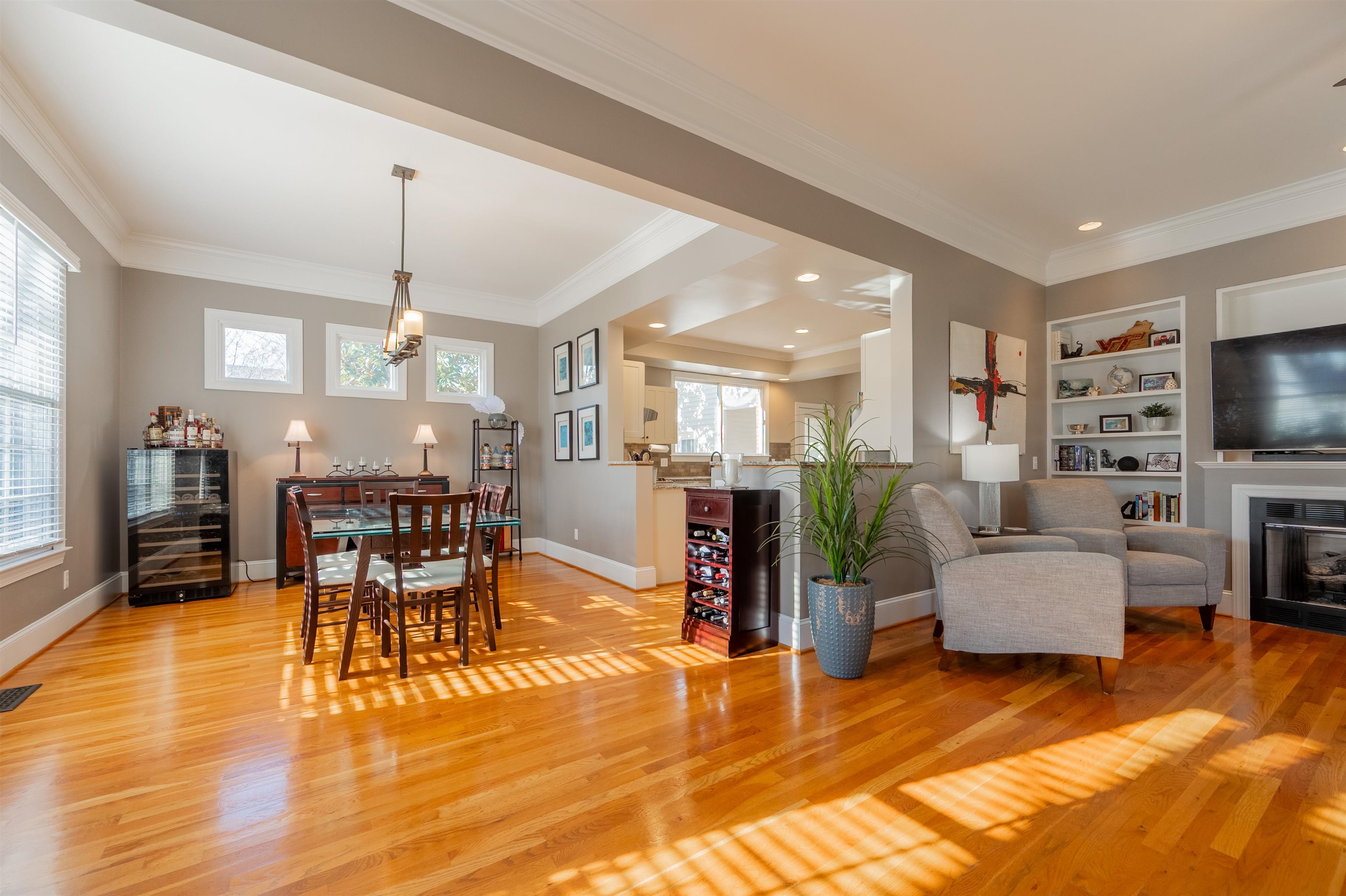 2203 Hardwick Street