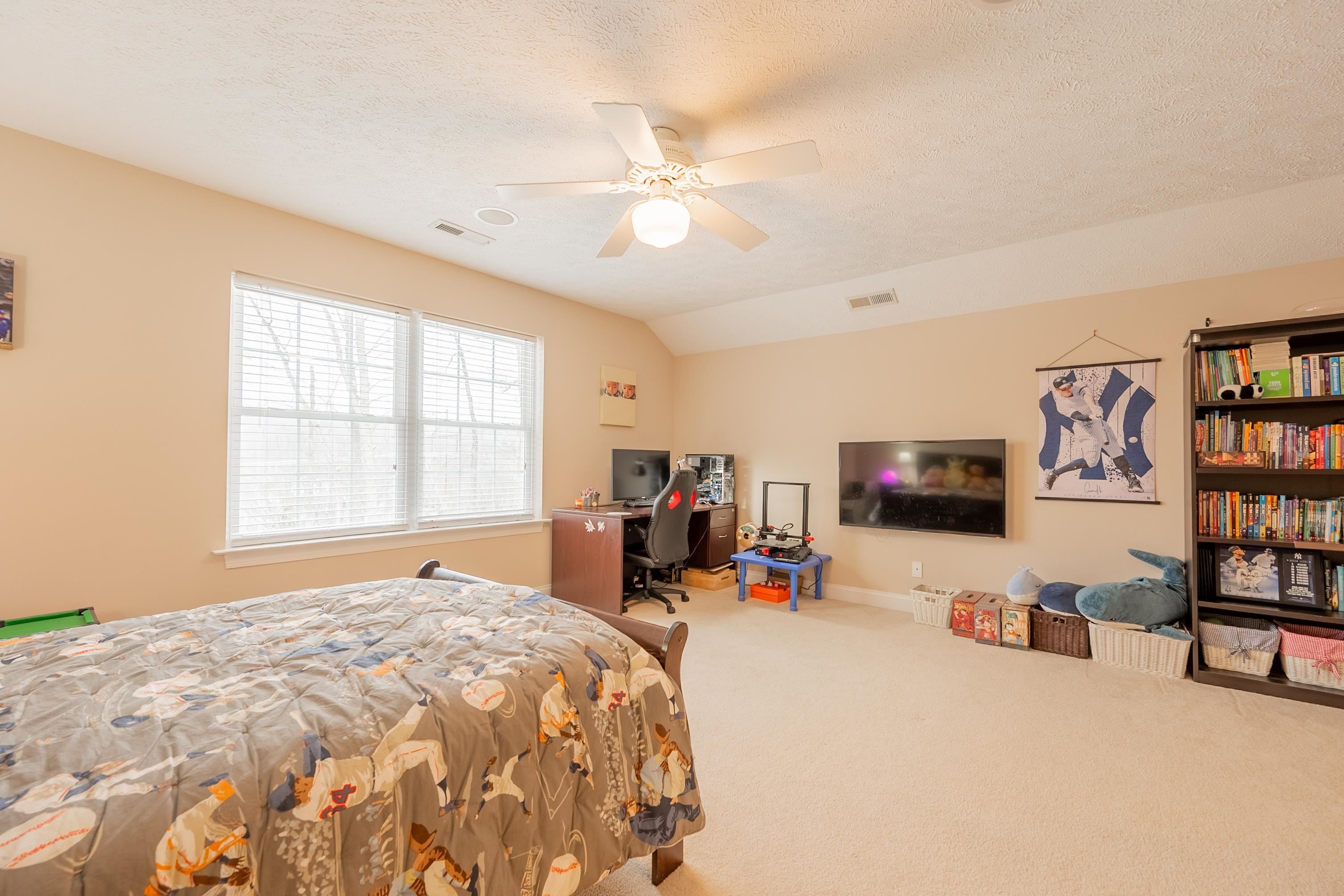 960 Coalwood Way